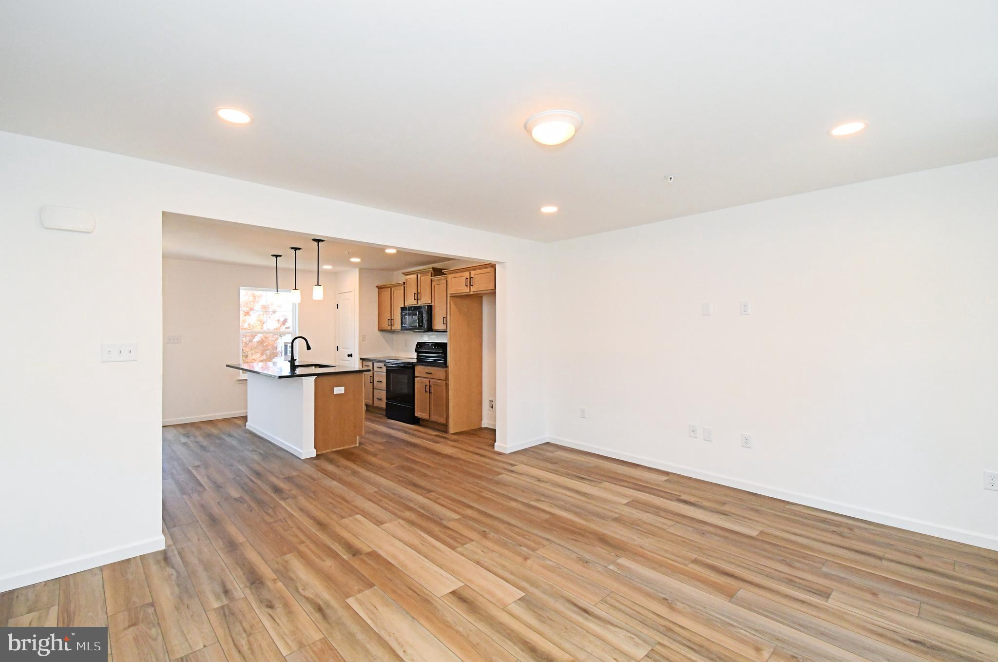 FAIRVIEW SQUARE - Residential Lease