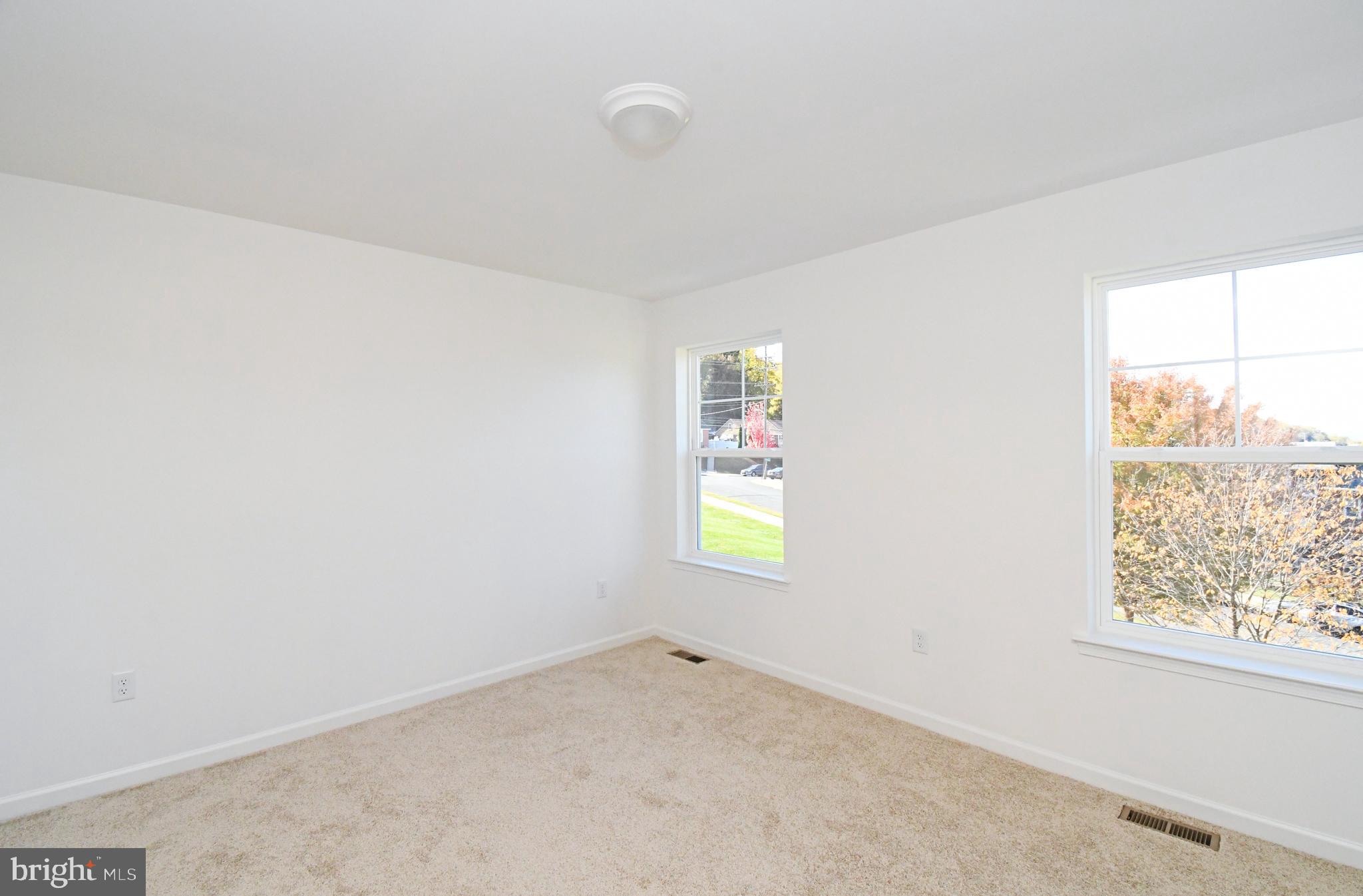 FAIRVIEW SQUARE - Residential Lease