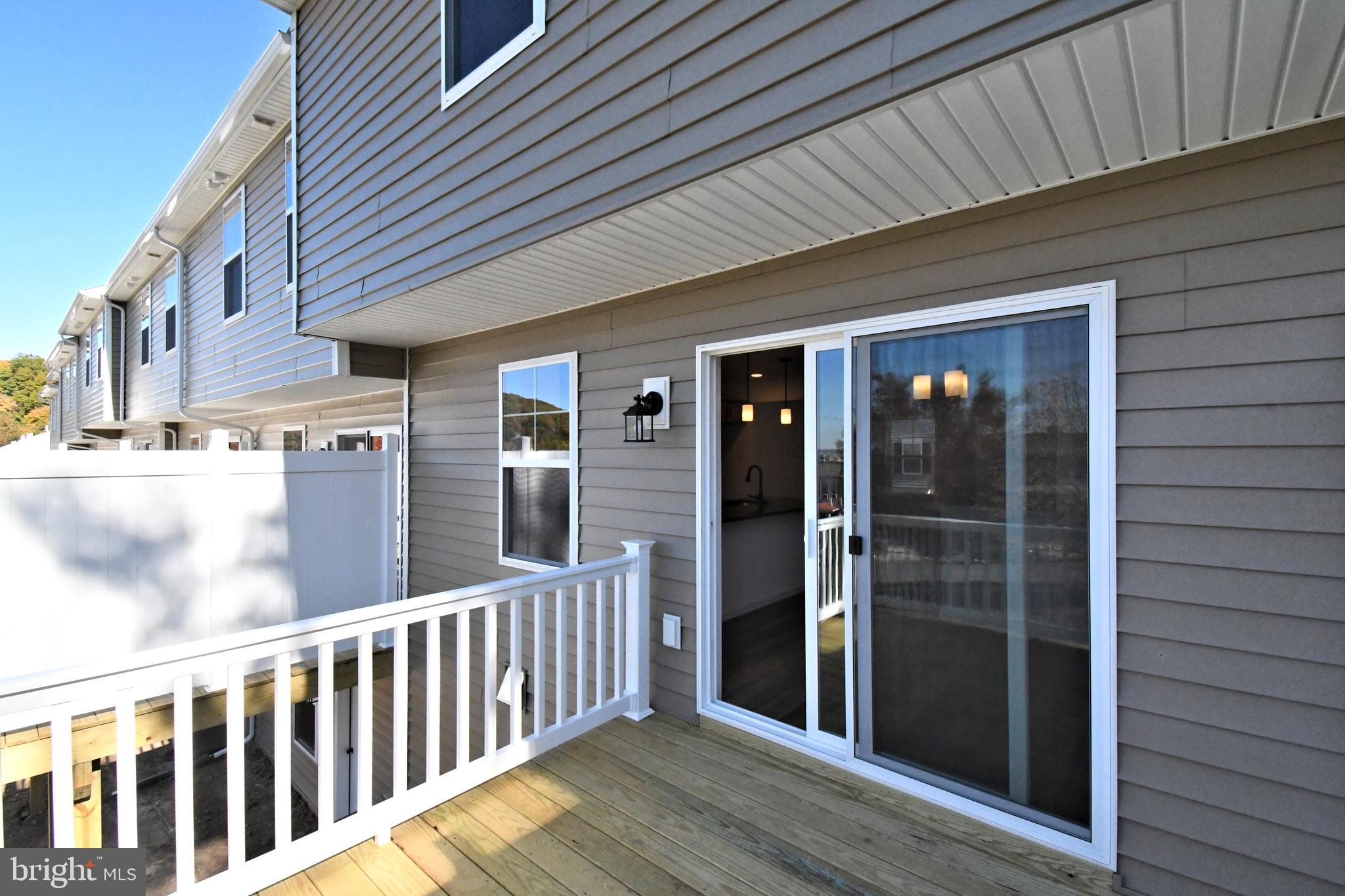 FAIRVIEW SQUARE - Residential Lease