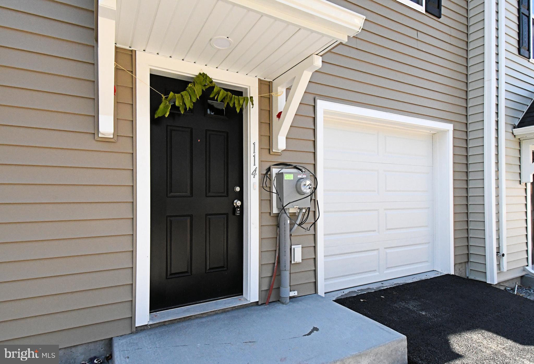 FAIRVIEW SQUARE - Residential Lease