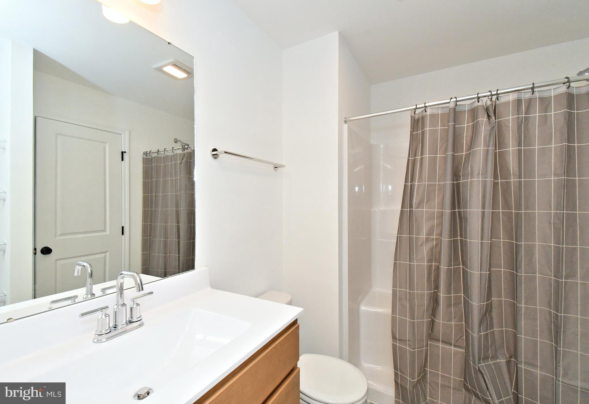 FAIRVIEW SQUARE - Residential Lease