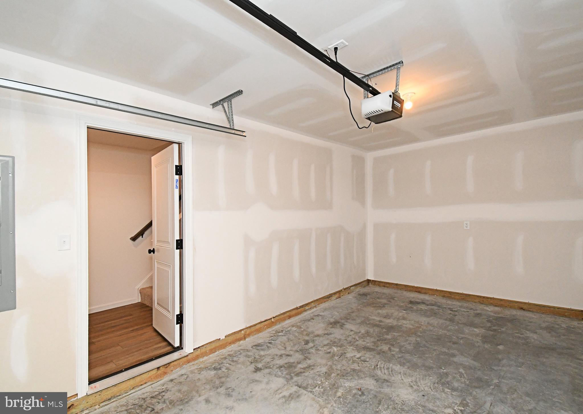 FAIRVIEW SQUARE - Residential Lease