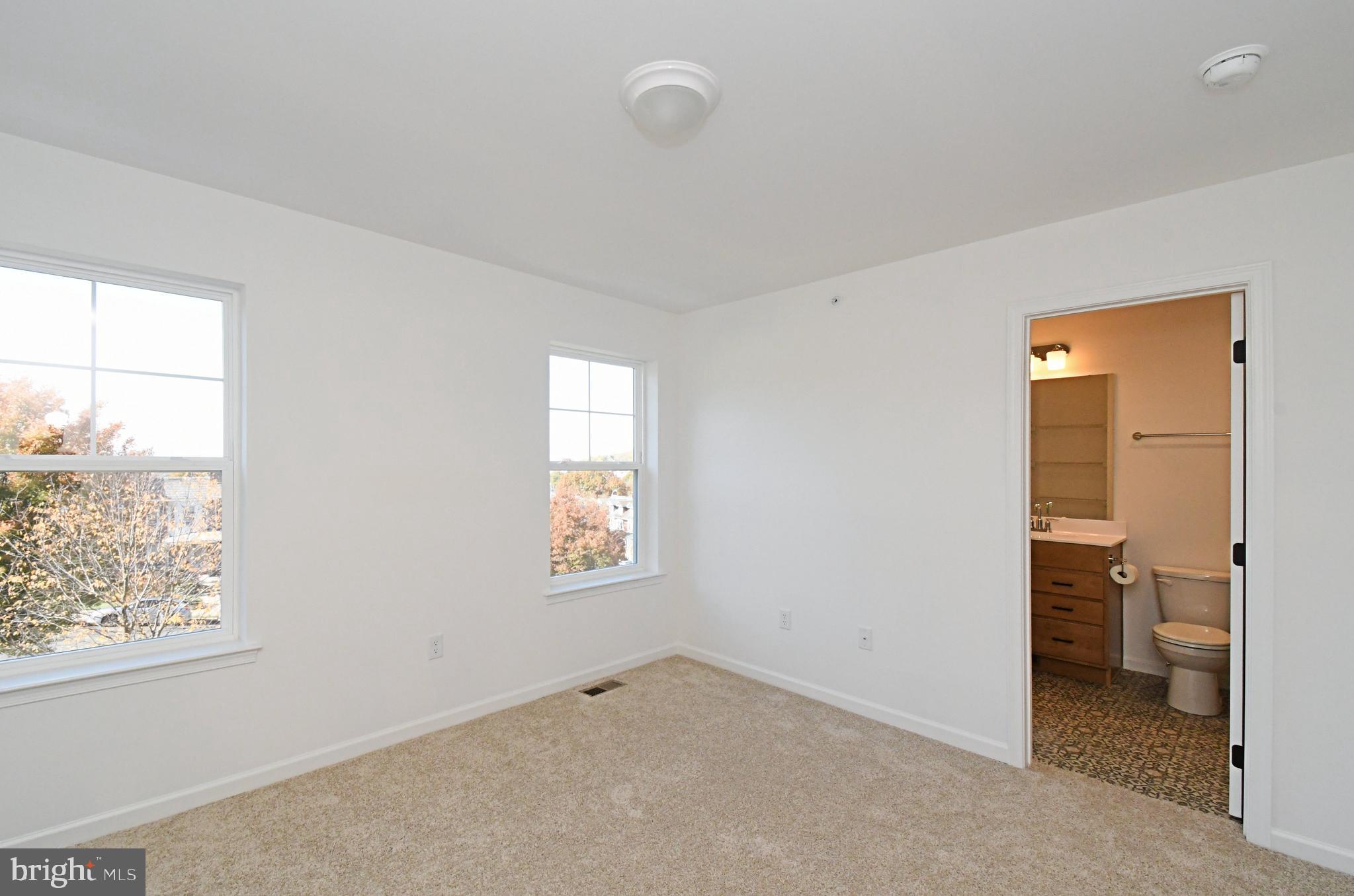 FAIRVIEW SQUARE - Residential Lease