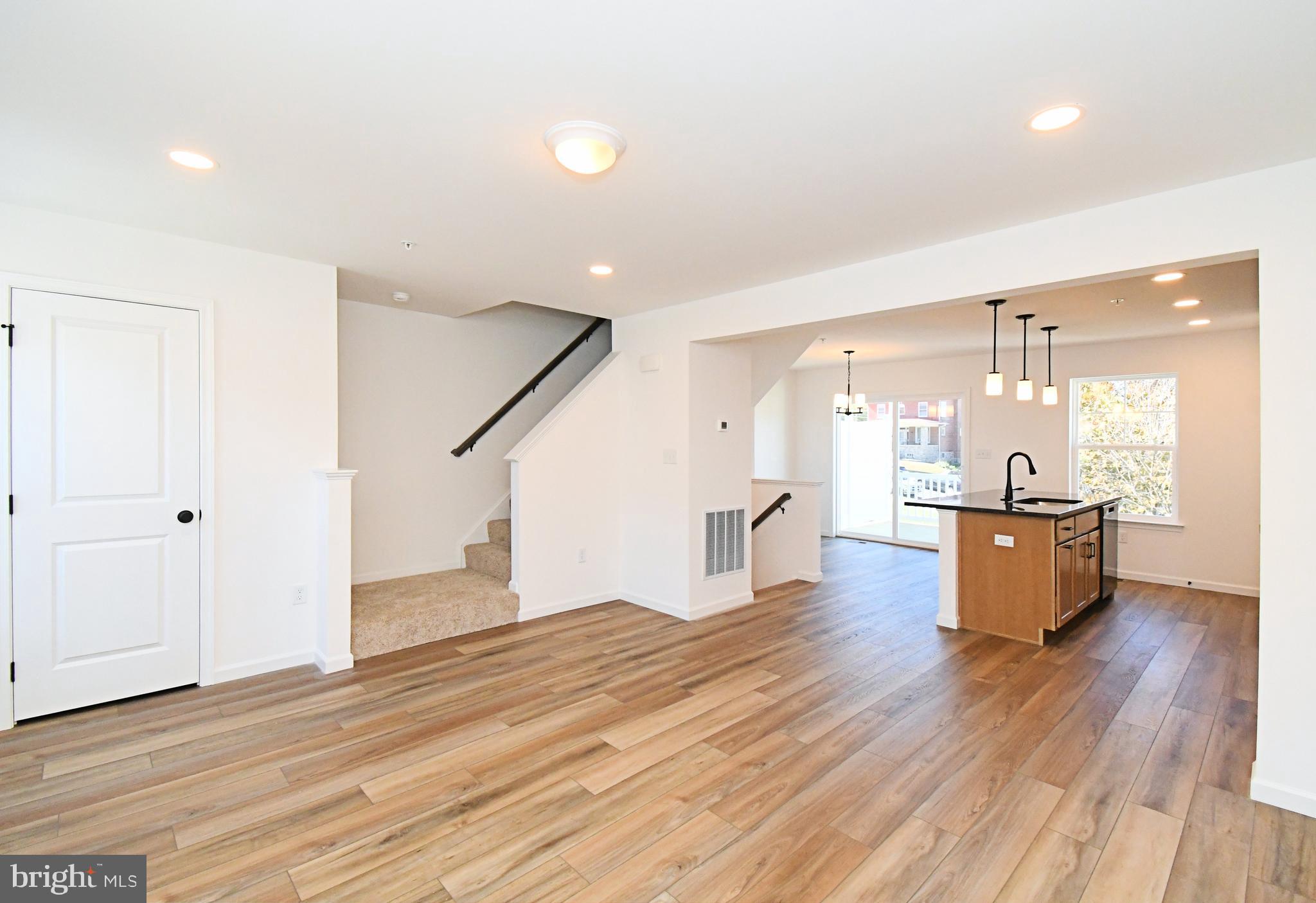 FAIRVIEW SQUARE - Residential Lease