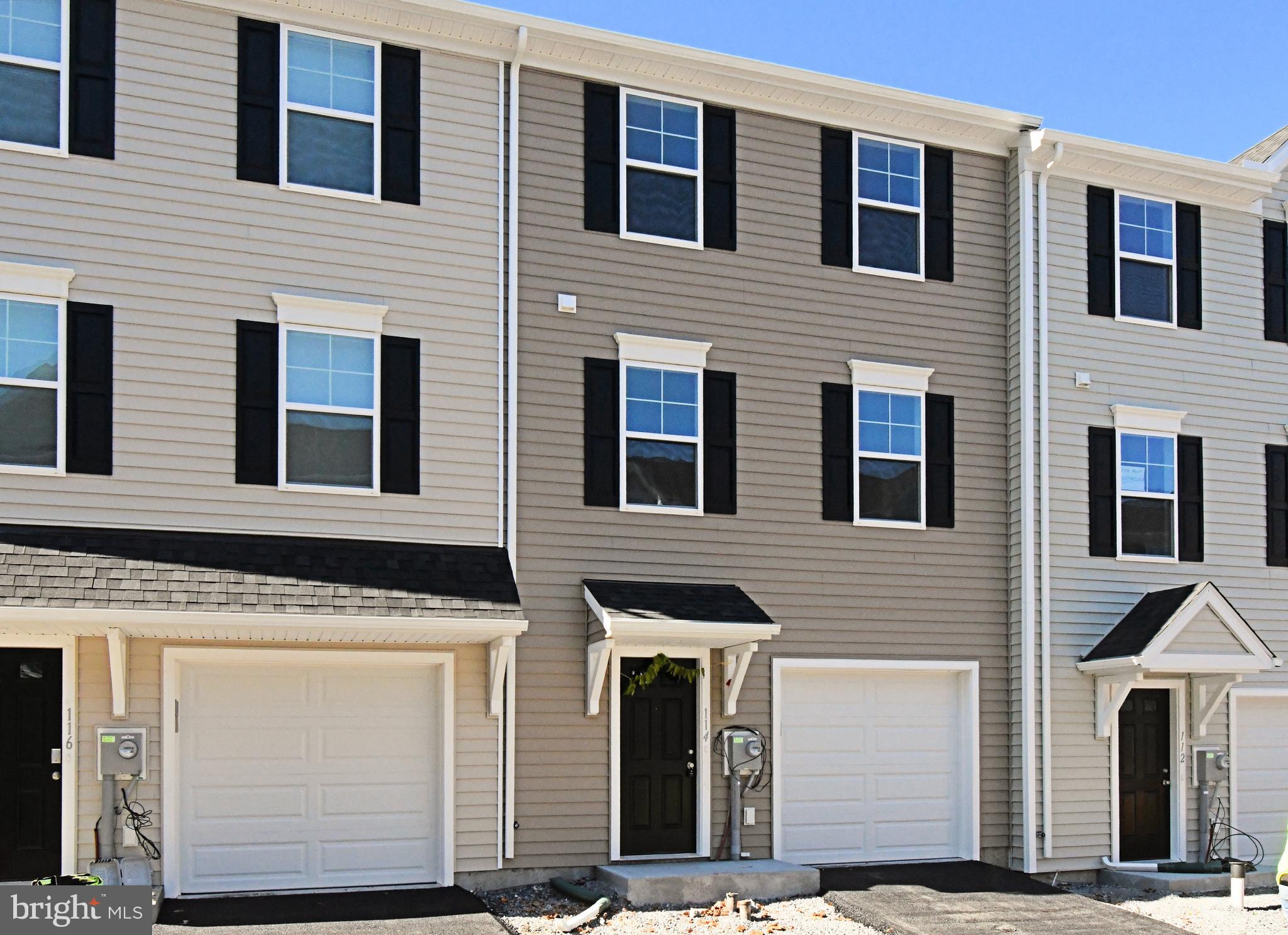 FAIRVIEW SQUARE - Residential Lease