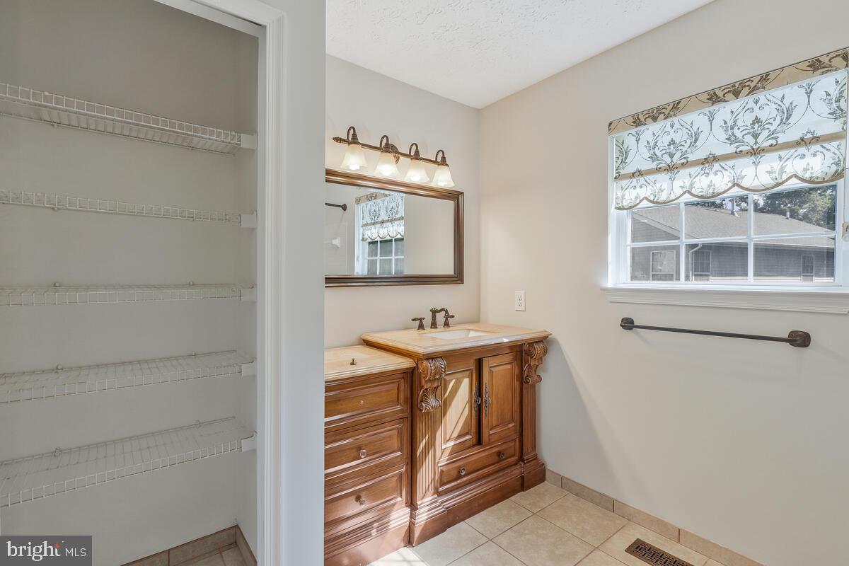 DORCHESTER - Residential