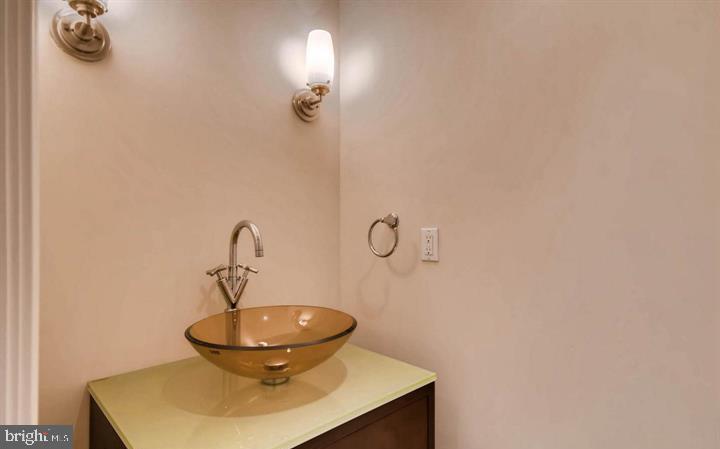 THE RITZ-CARLTON RESIDENCES - Residential