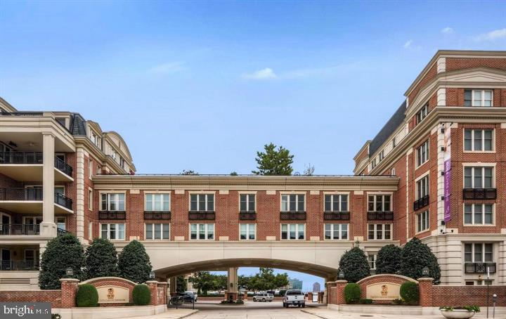 THE RITZ-CARLTON RESIDENCES - Residential