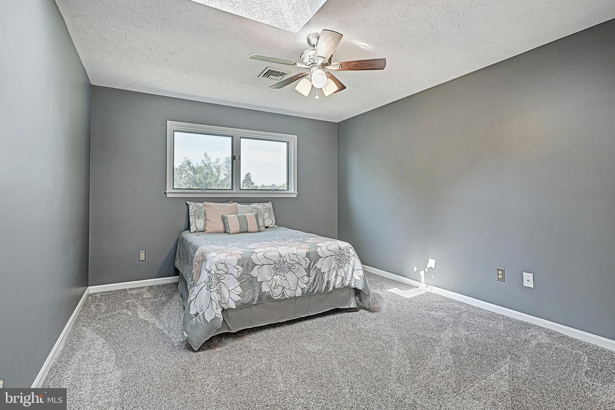 SPORTSMAN CLUB - Residential