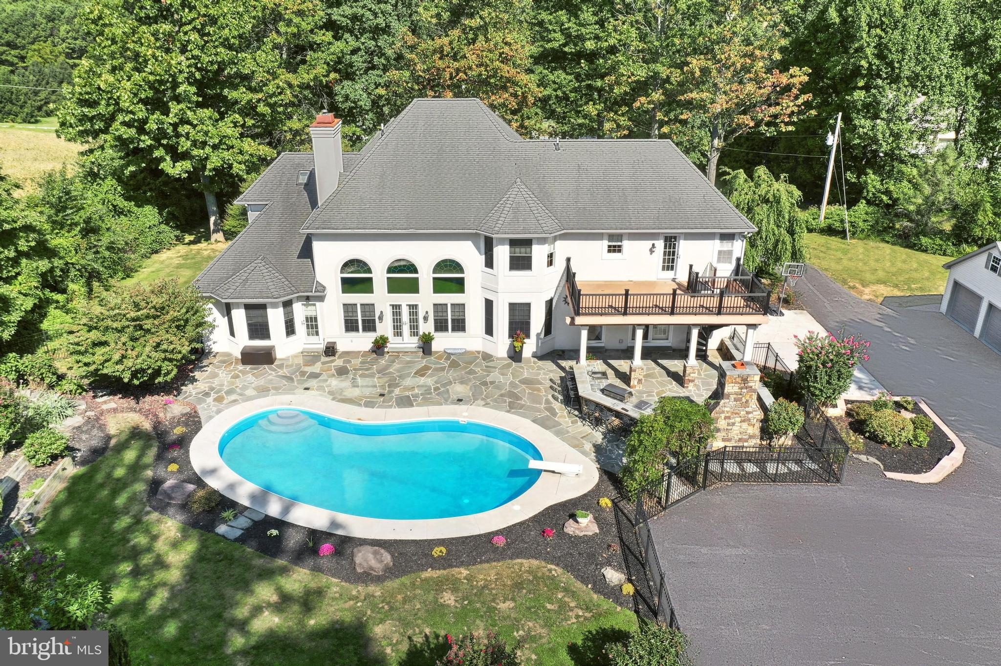 SPORTSMAN CLUB - Residential