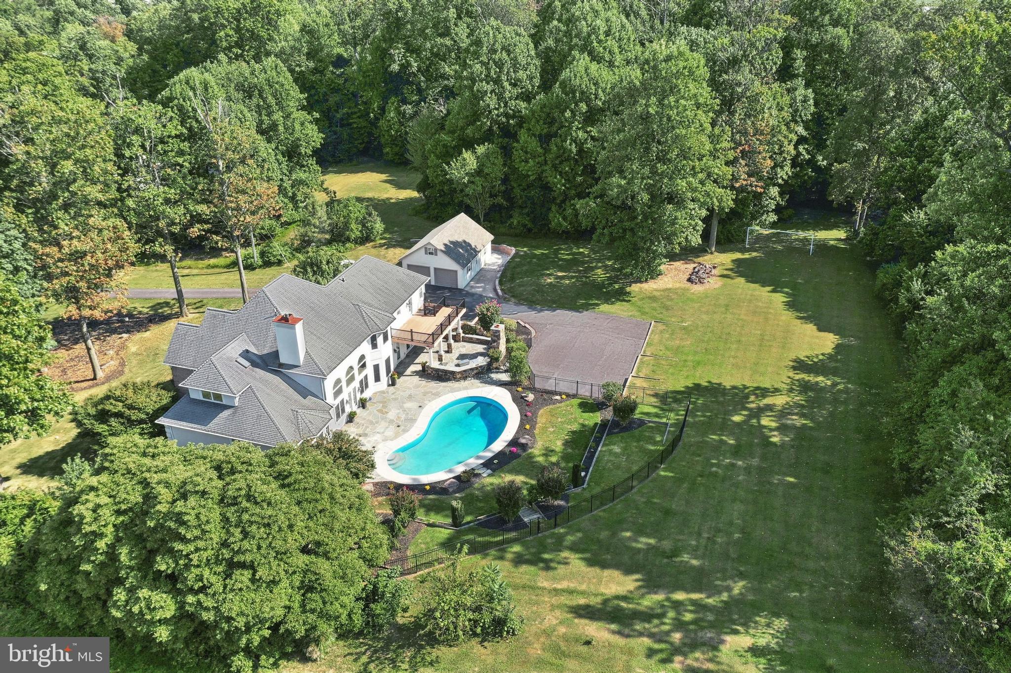 SPORTSMAN CLUB - Residential