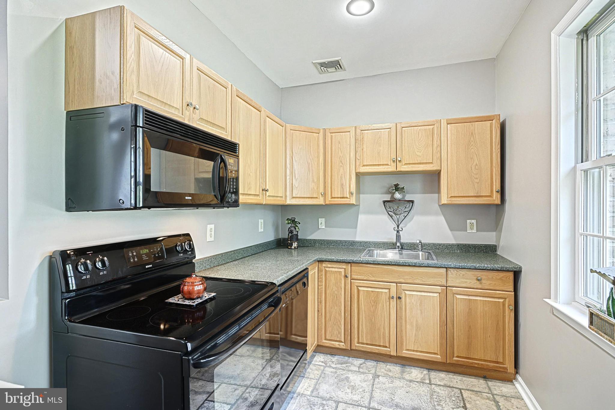 SPORTSMAN CLUB - Residential