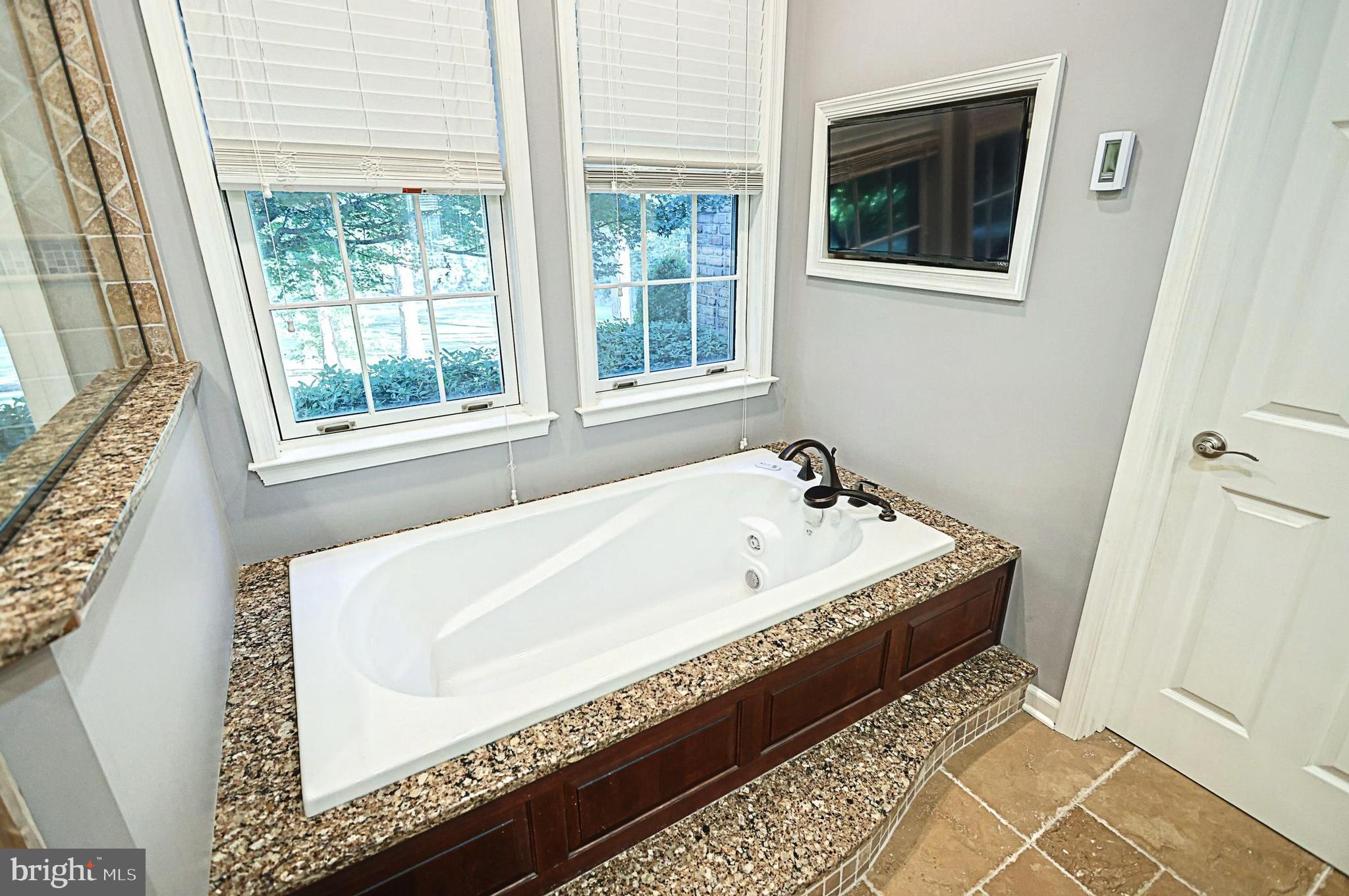 SPORTSMAN CLUB - Residential