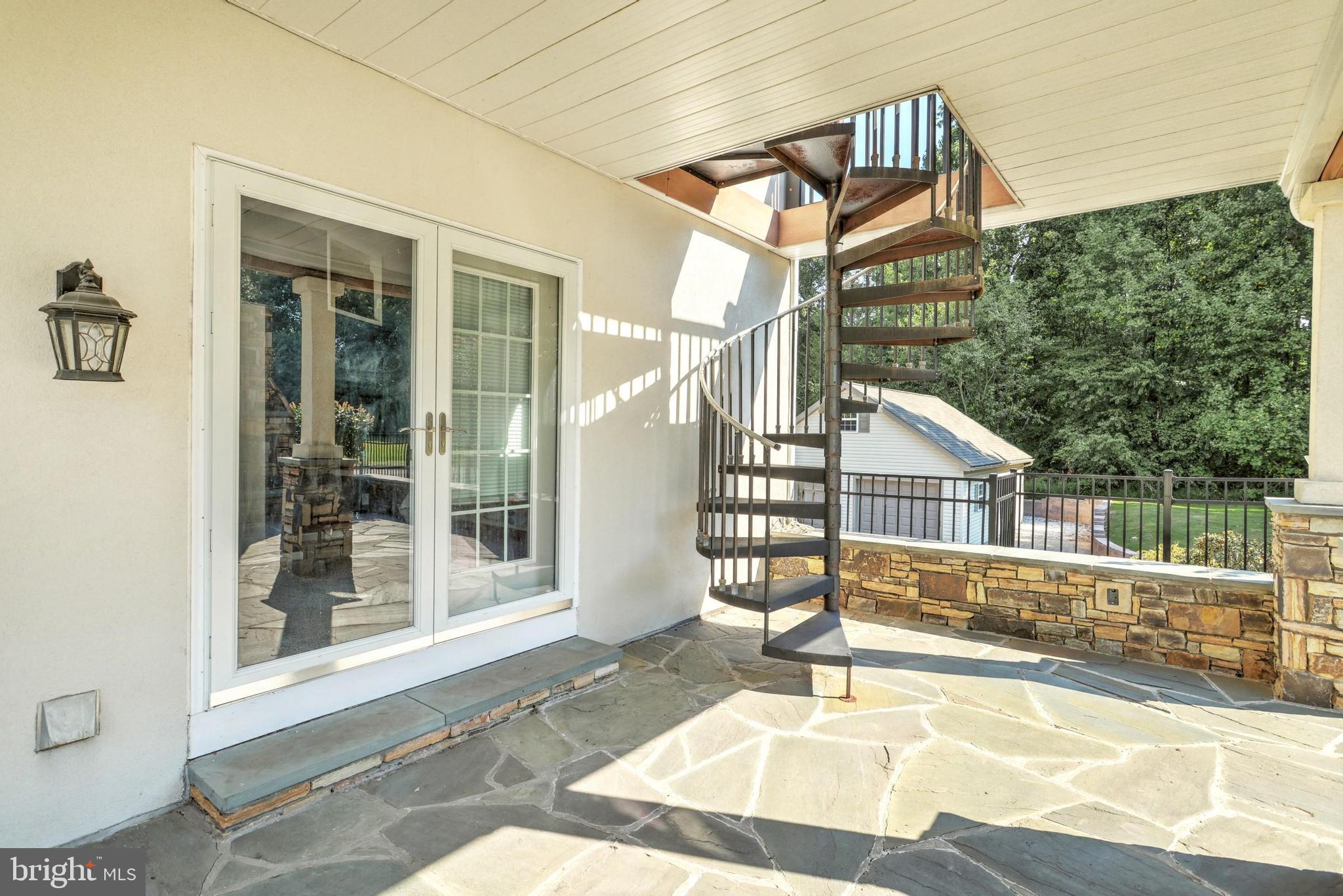 SPORTSMAN CLUB - Residential