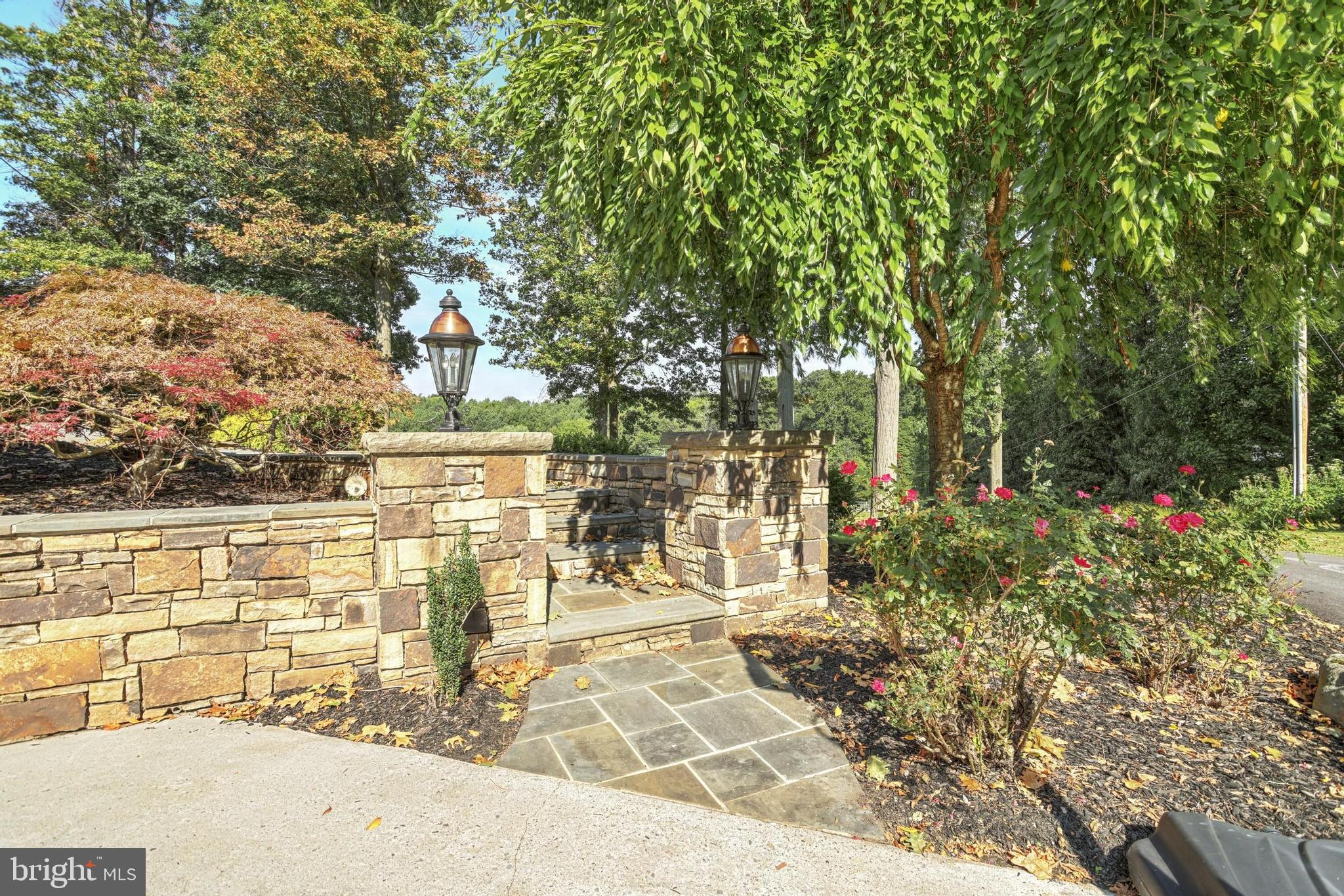 SPORTSMAN CLUB - Residential