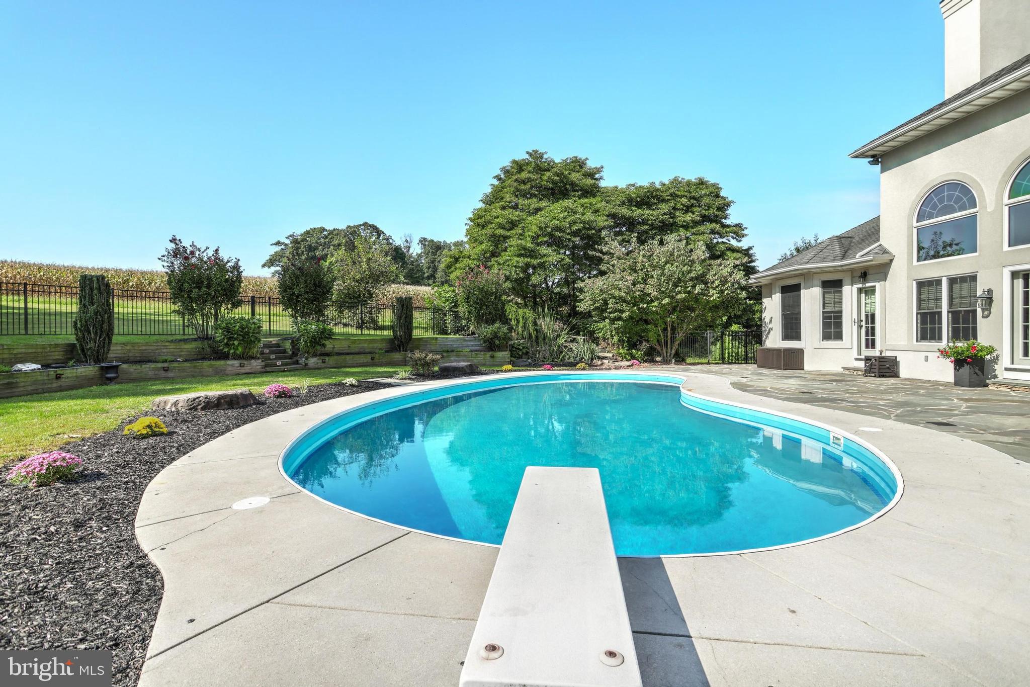 SPORTSMAN CLUB - Residential