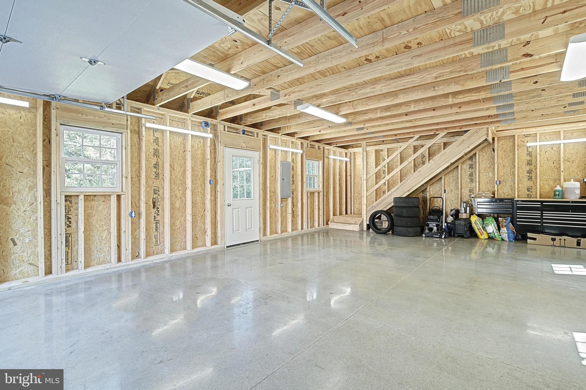 SPORTSMAN CLUB - Residential