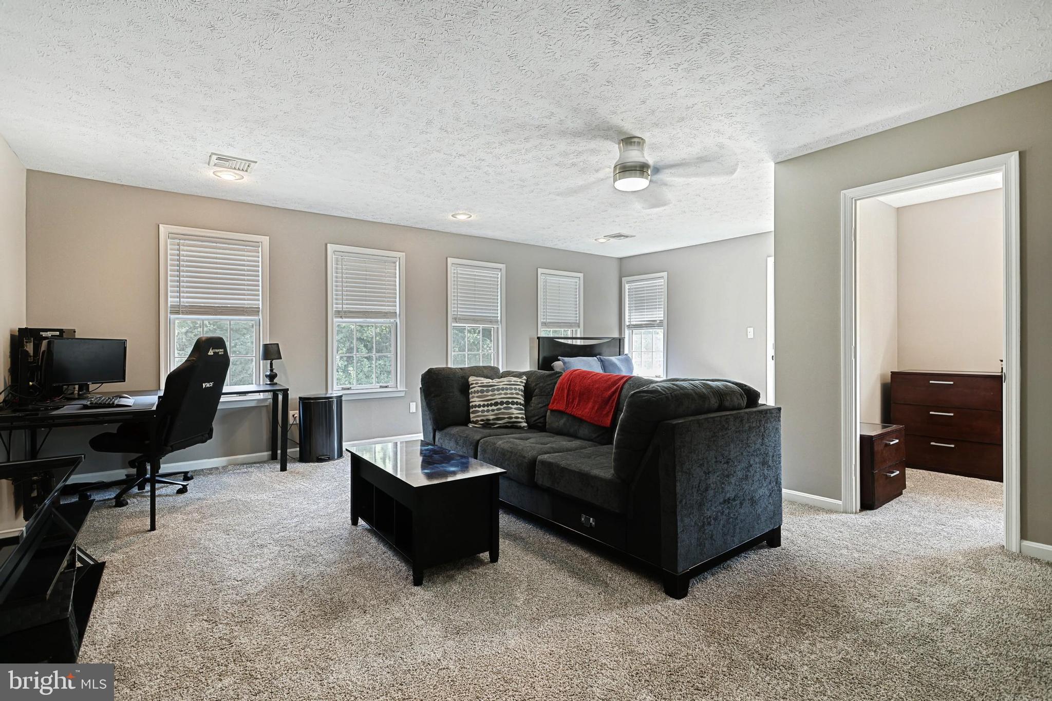 SPORTSMAN CLUB - Residential