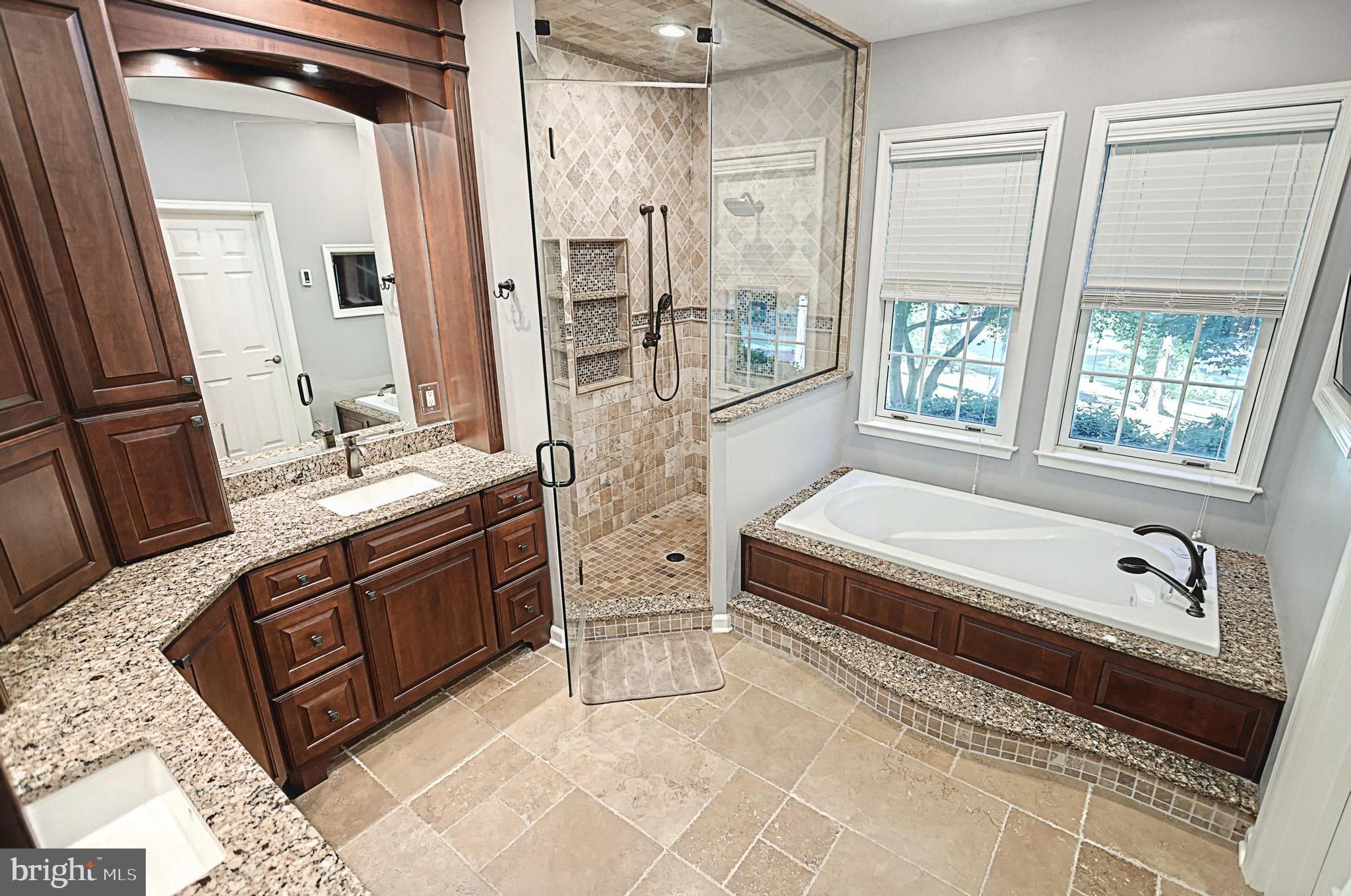 SPORTSMAN CLUB - Residential