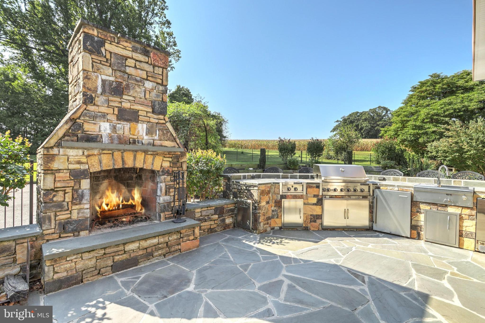 SPORTSMAN CLUB - Residential