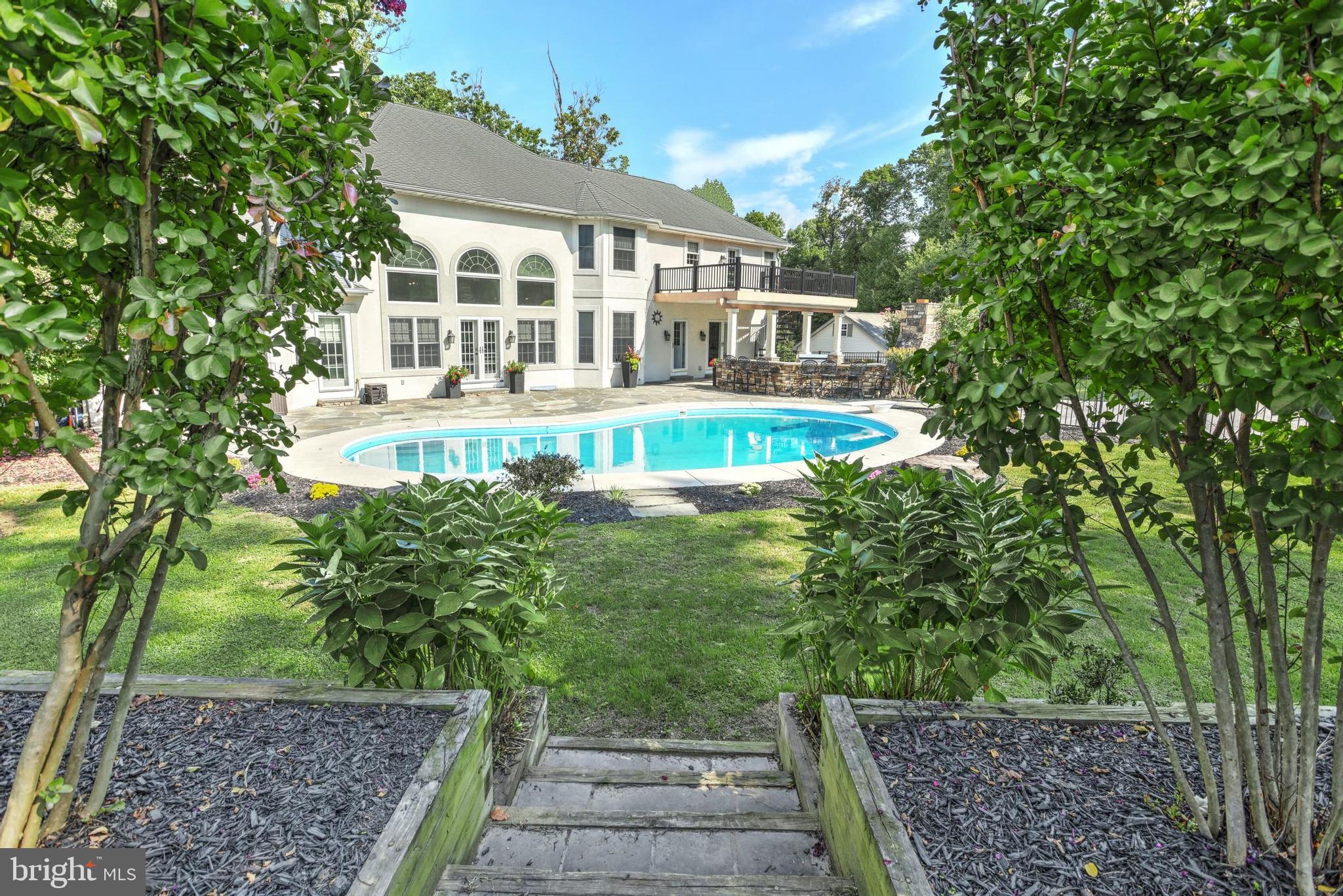 SPORTSMAN CLUB - Residential