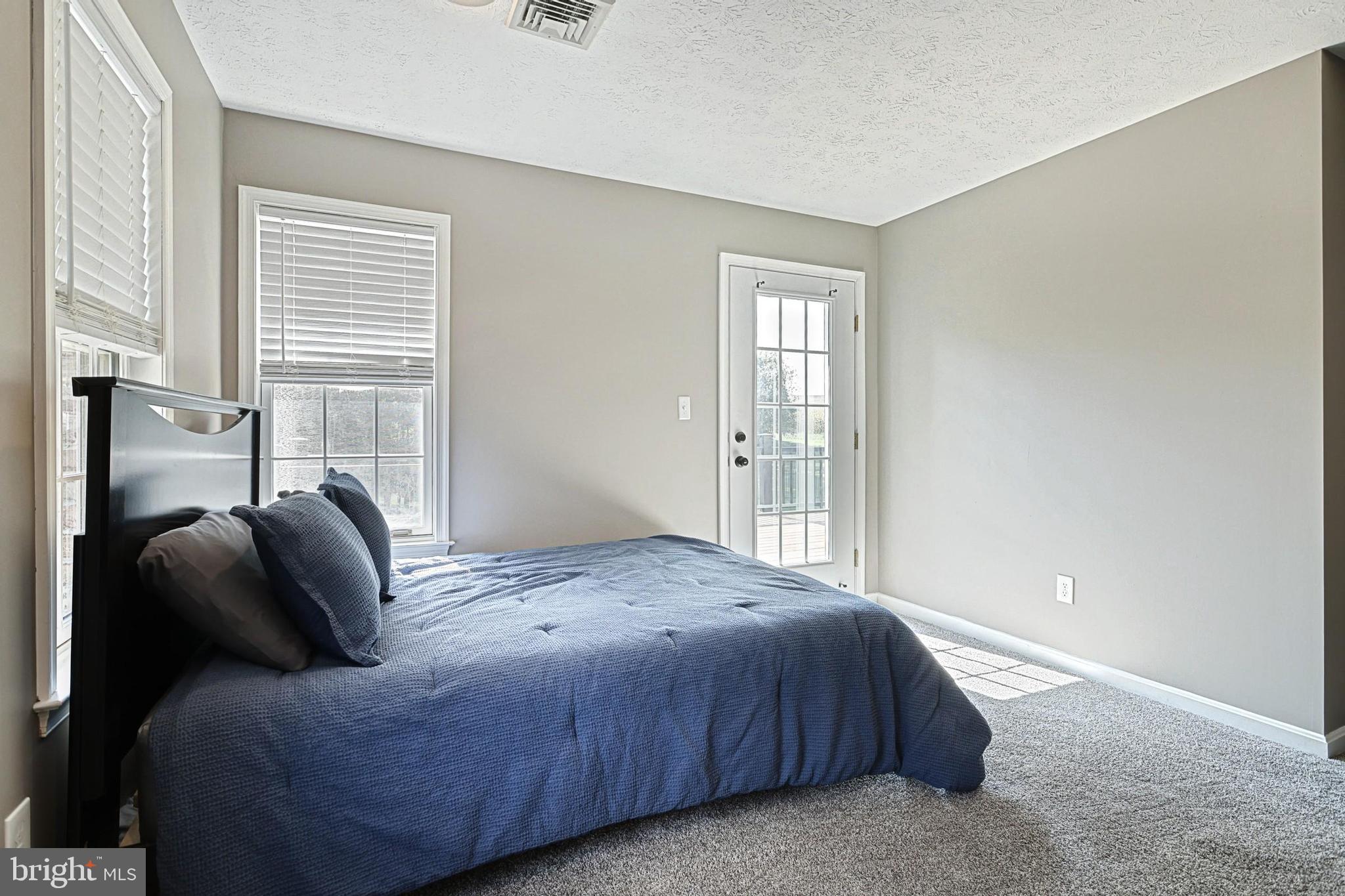 SPORTSMAN CLUB - Residential