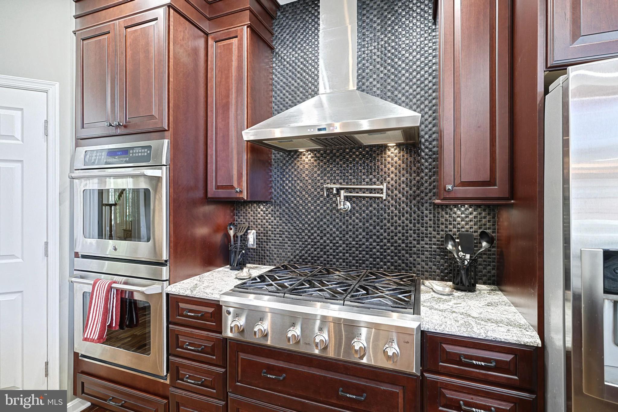 SPORTSMAN CLUB - Residential