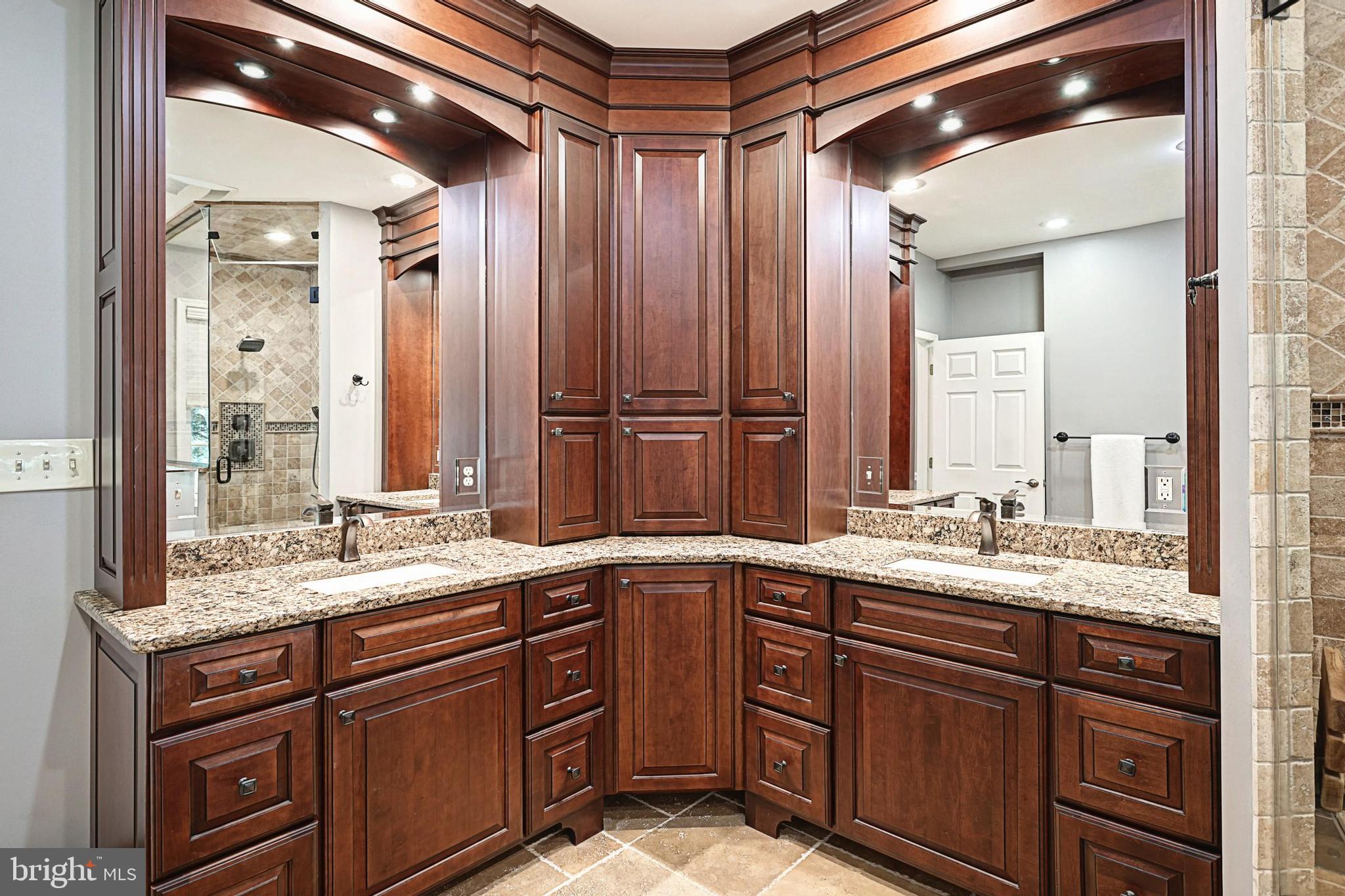 SPORTSMAN CLUB - Residential