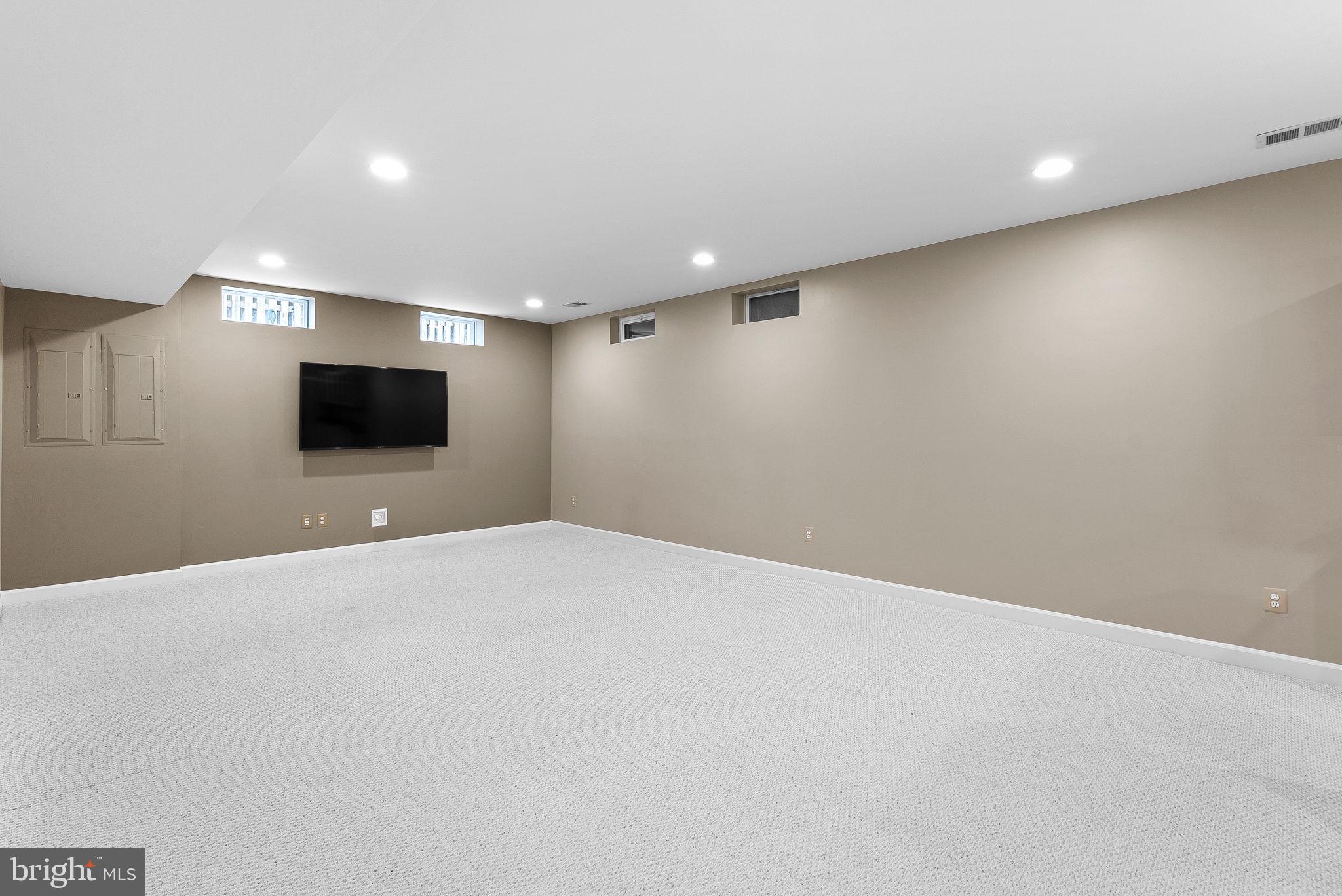 ASHBURN - Residential