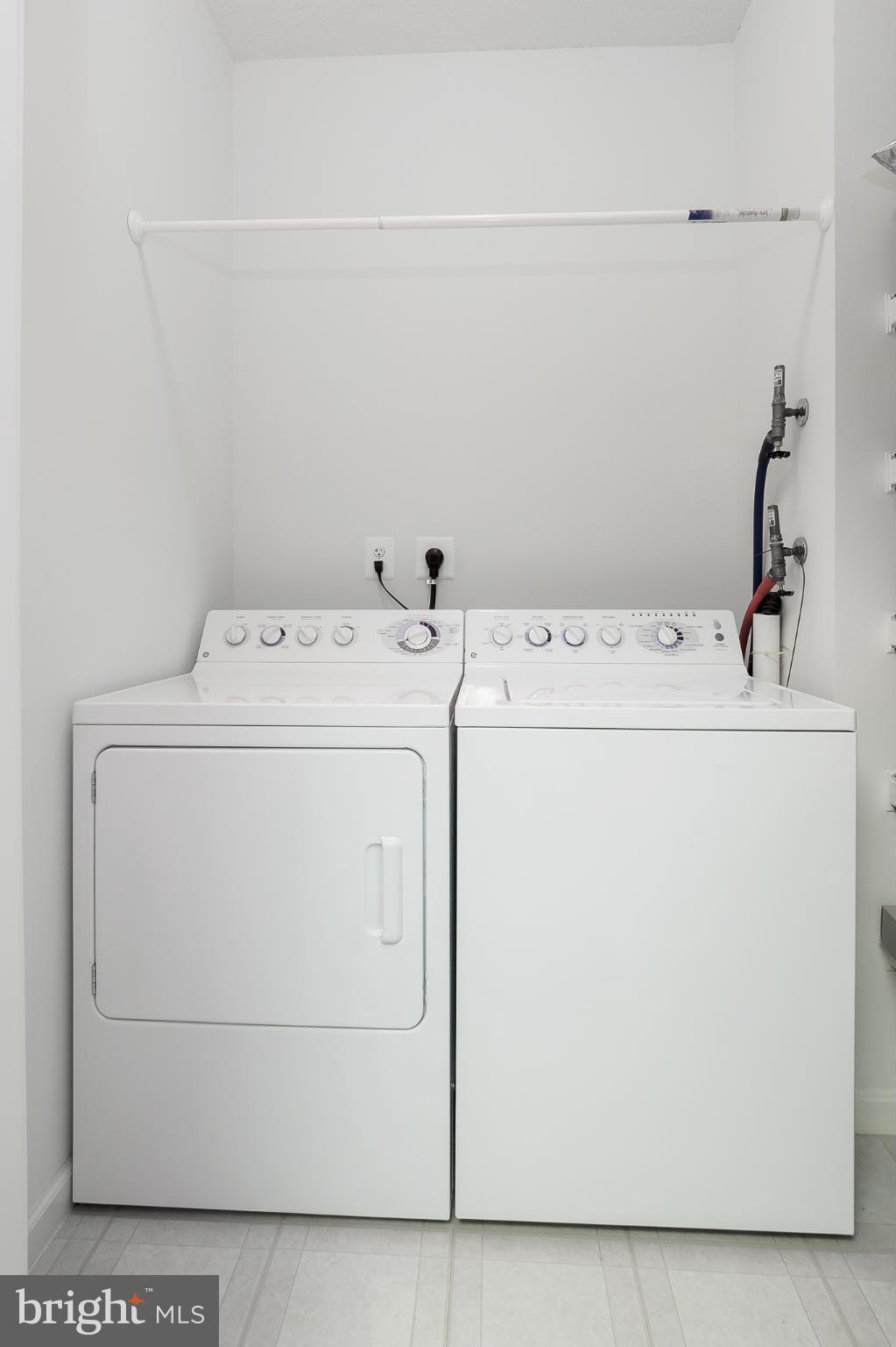 LANSDOWNE WOODS LEISURE WORLD - Residential