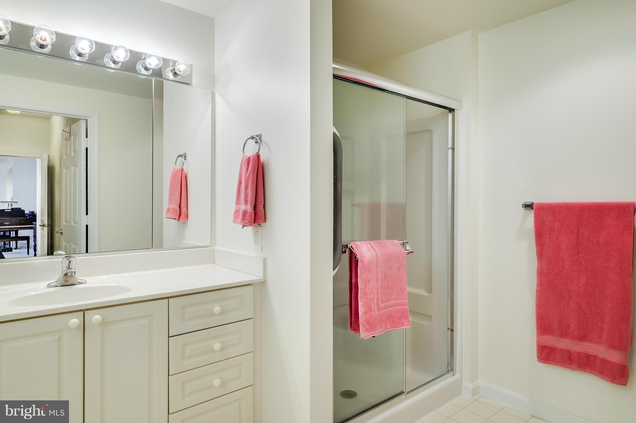 LANSDOWNE WOODS LEISURE WORLD - Residential