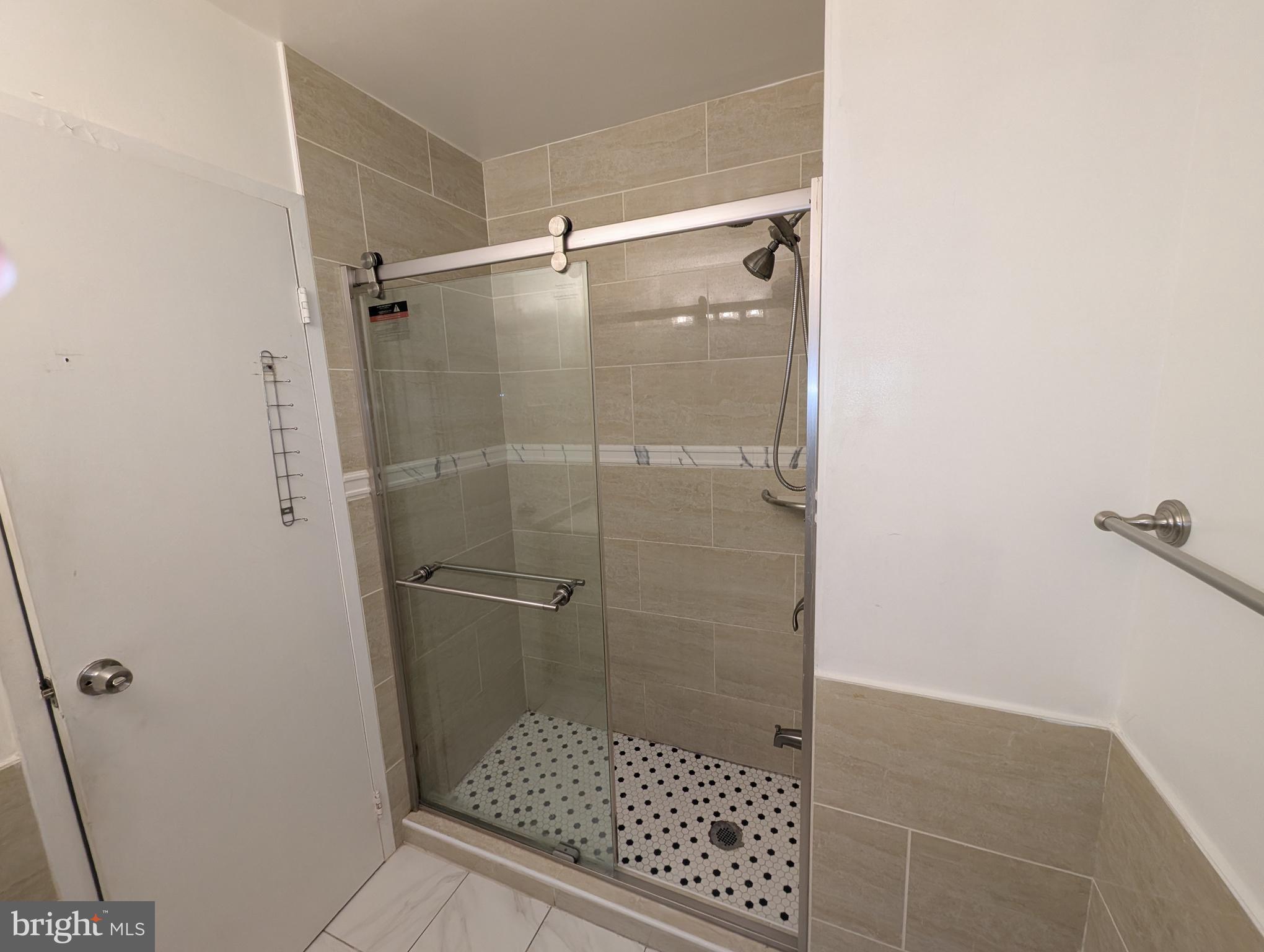 LAKECREST - Residential