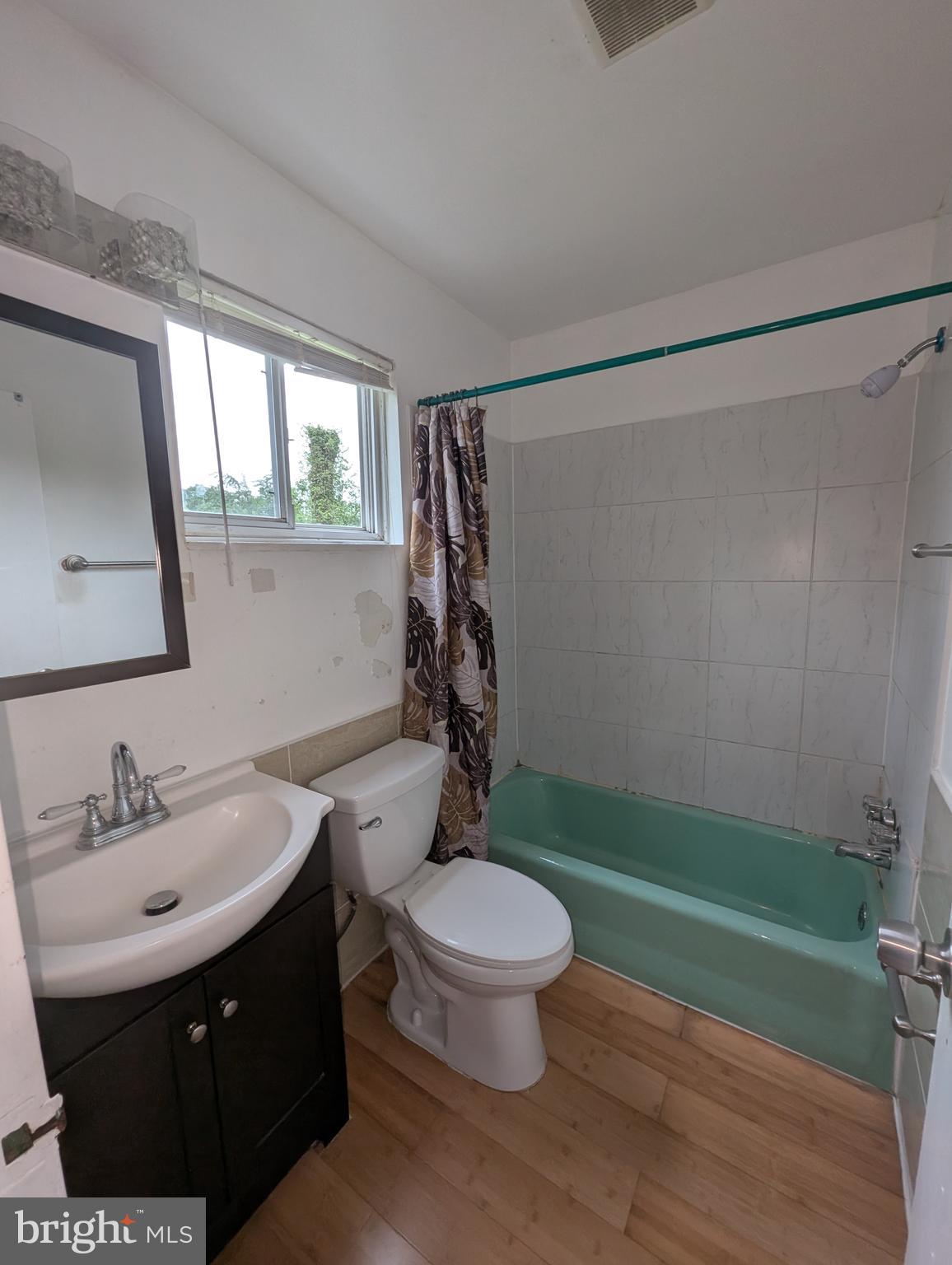 LAKECREST - Residential