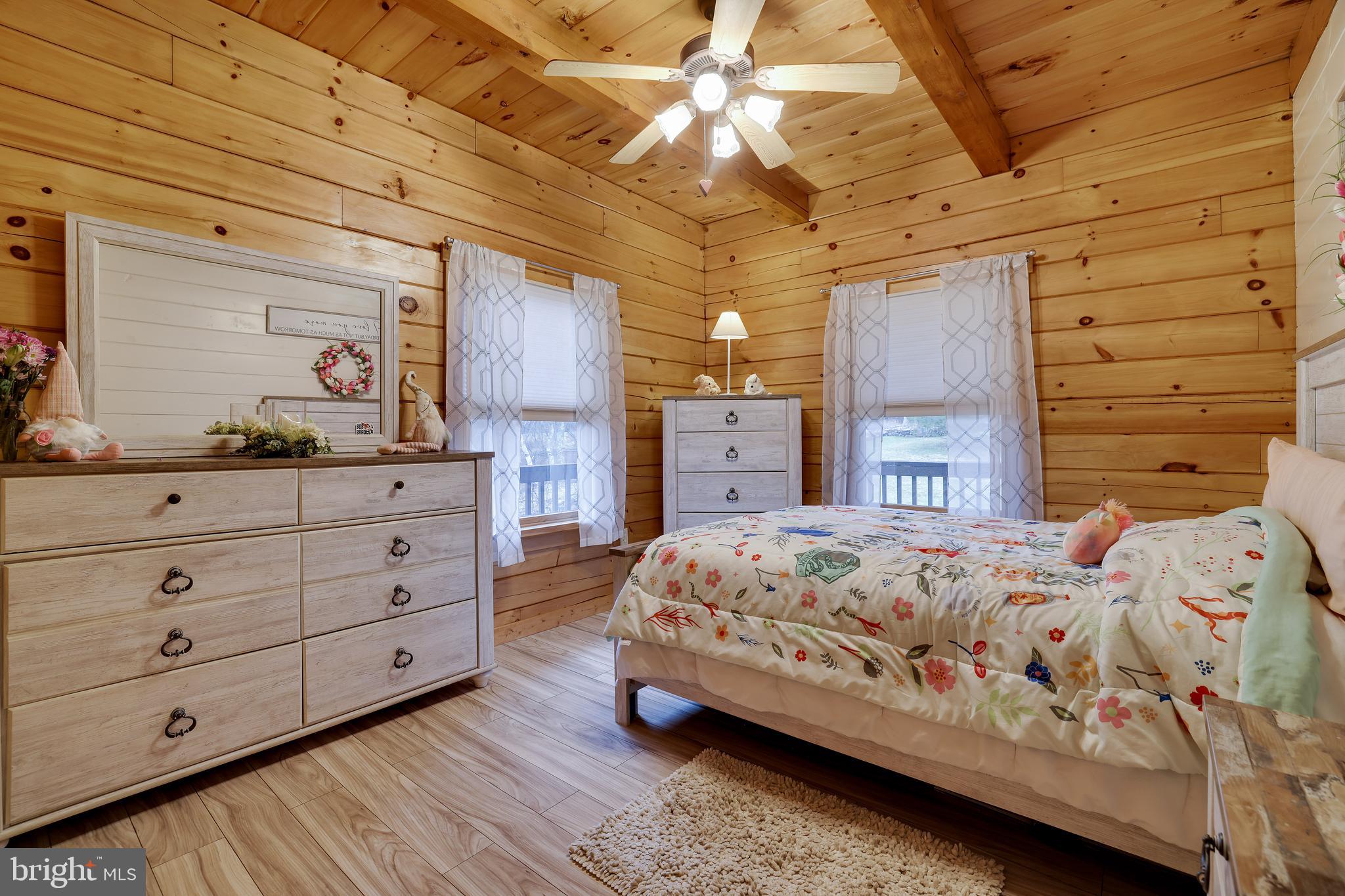 VALLEY VIEW ESTATES - CARBON - Residential