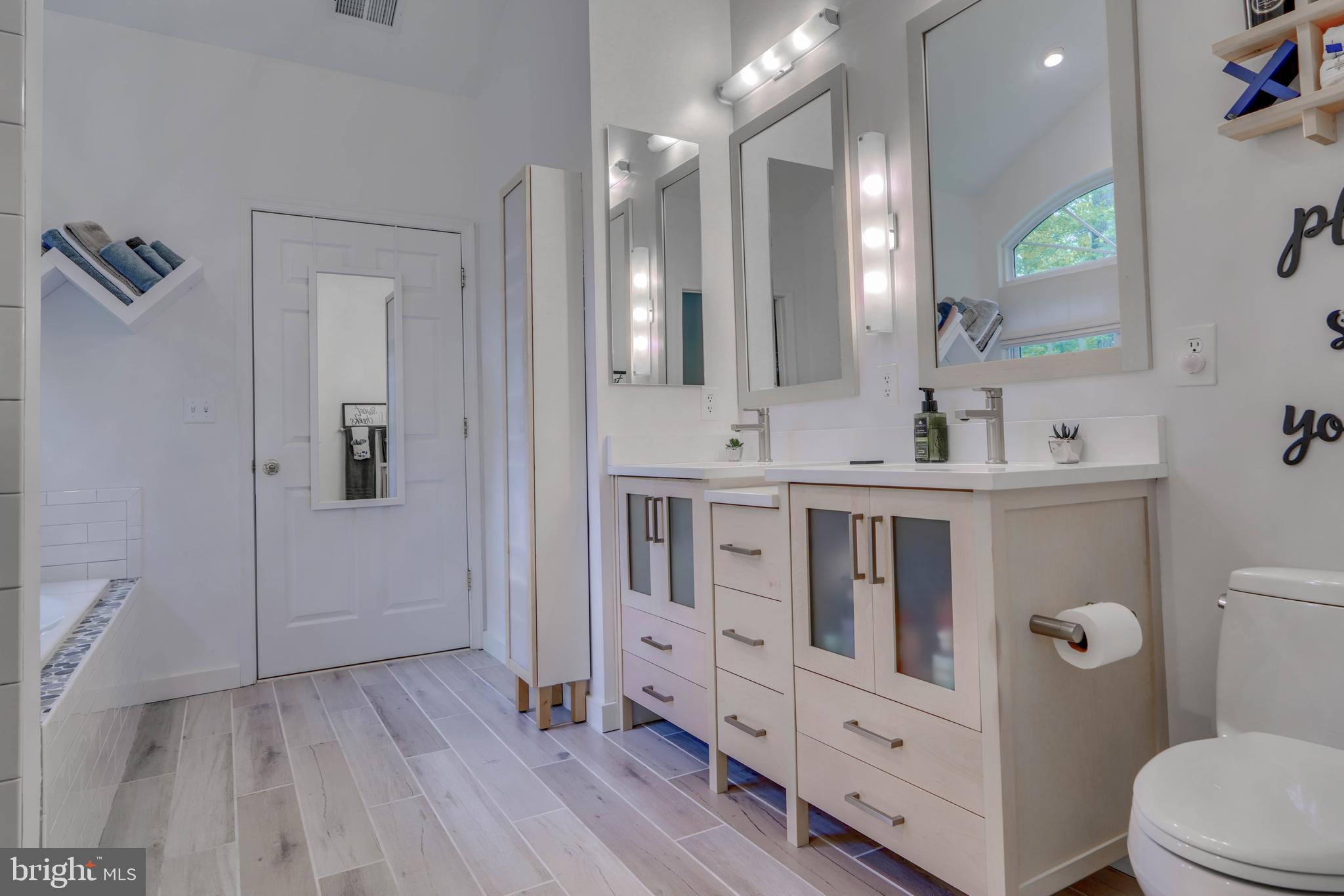 REVOLEA BEACH - Residential