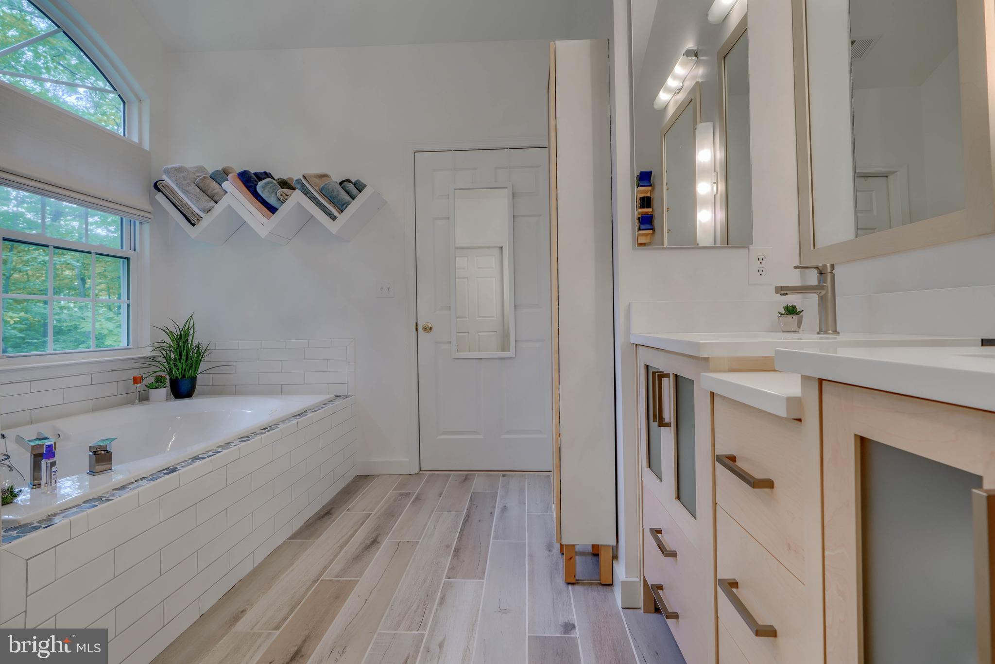 REVOLEA BEACH - Residential