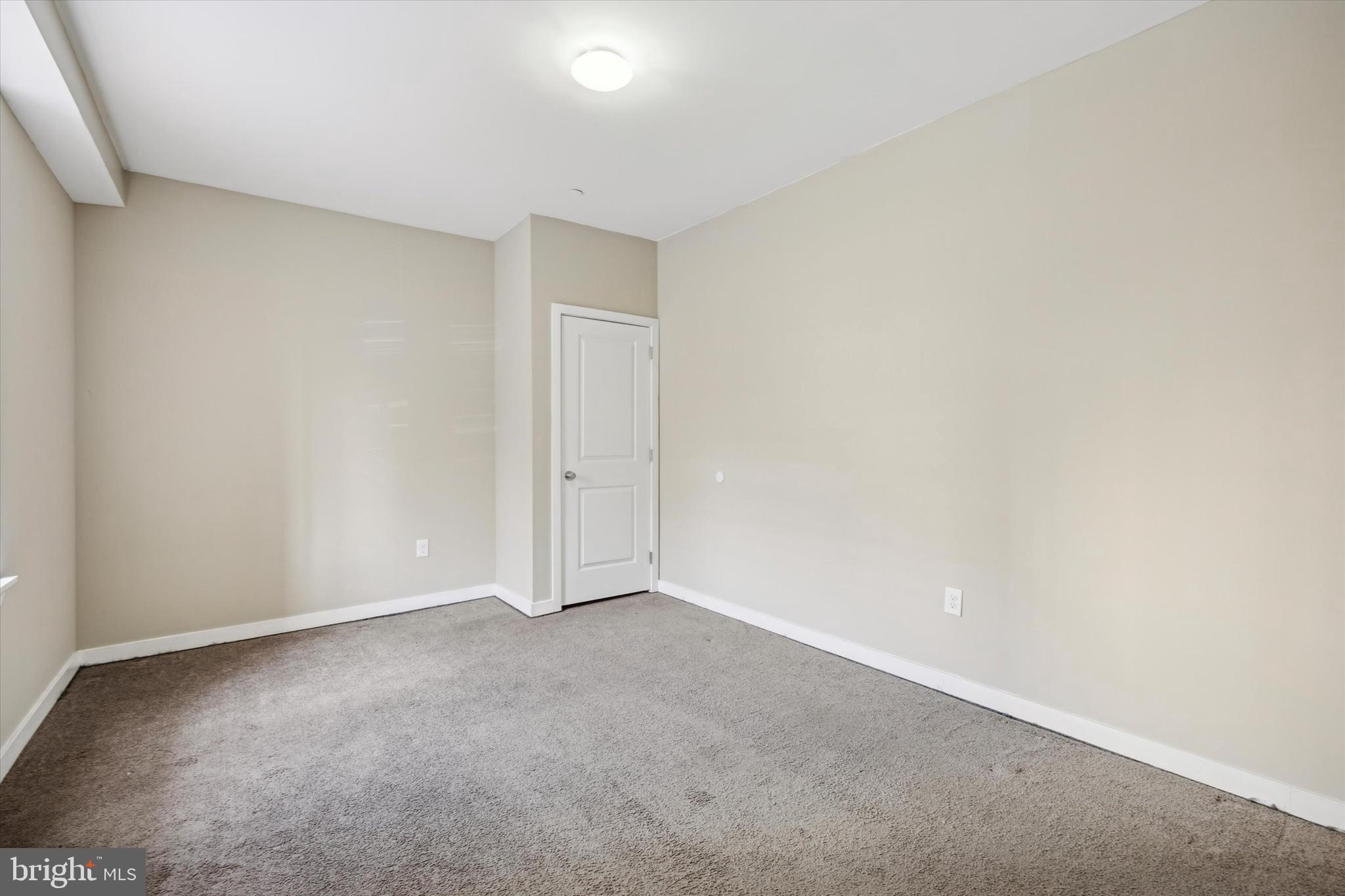 2439 N COLLEGE AVENUE