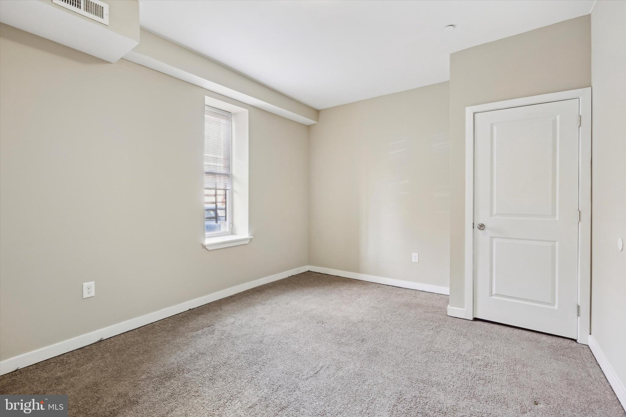 2439 N COLLEGE AVENUE