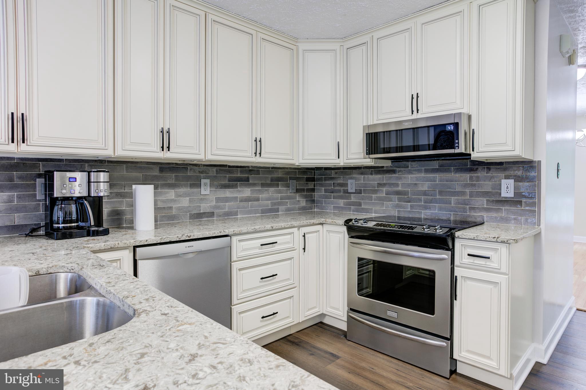 CRESTVIEW ACRES - Residential