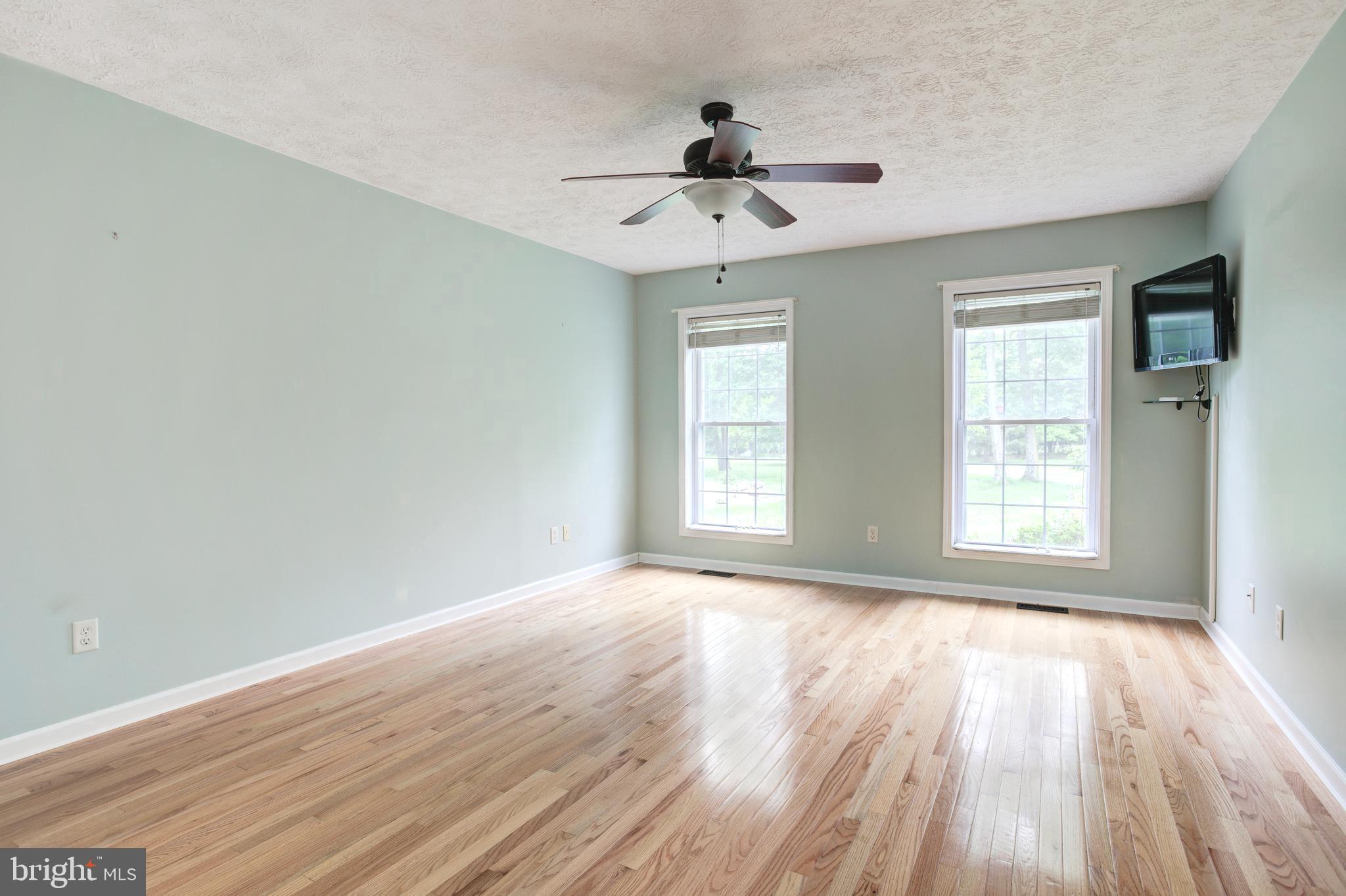 CRESTVIEW ACRES - Residential