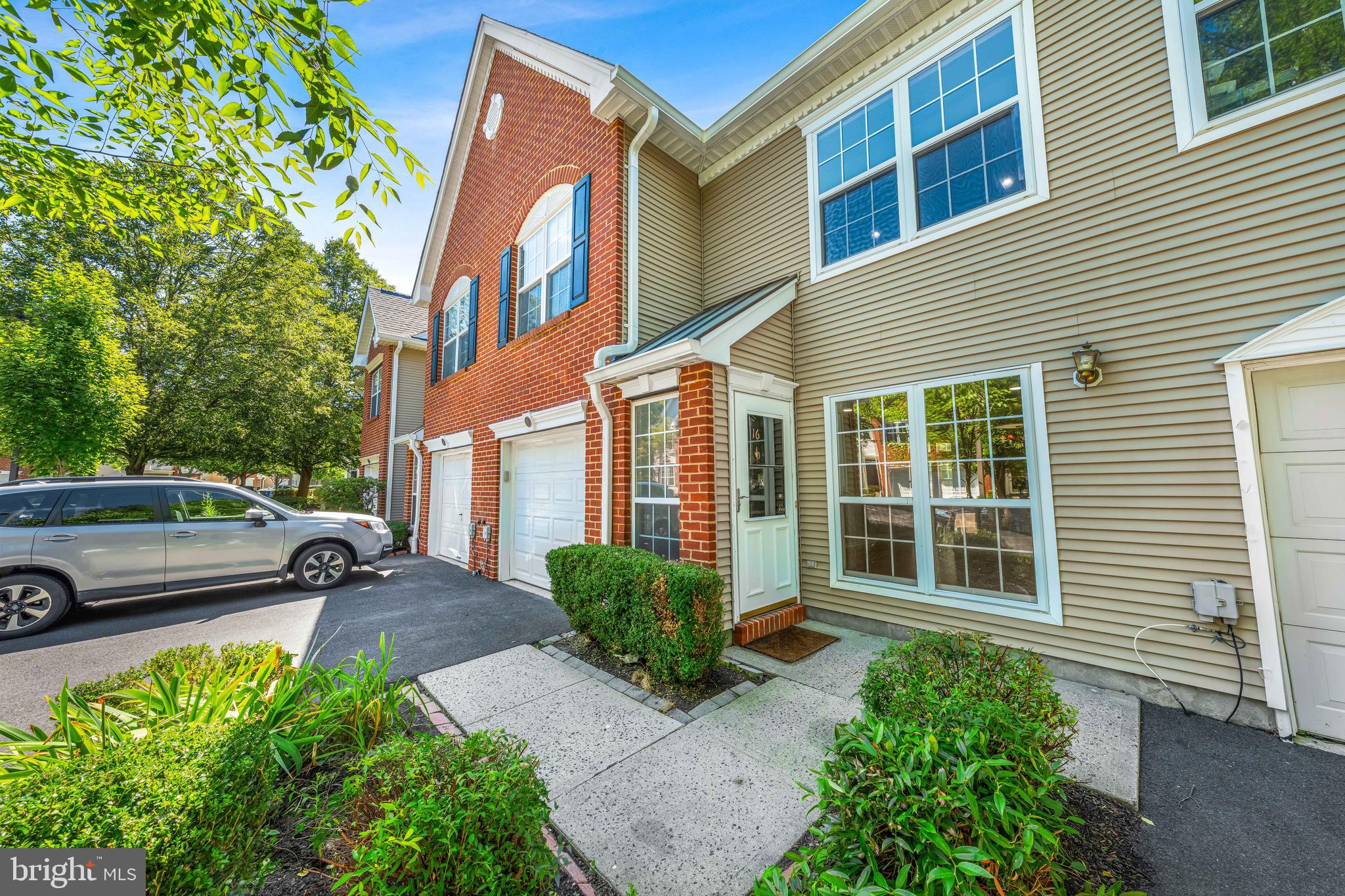 16 LEE COURT