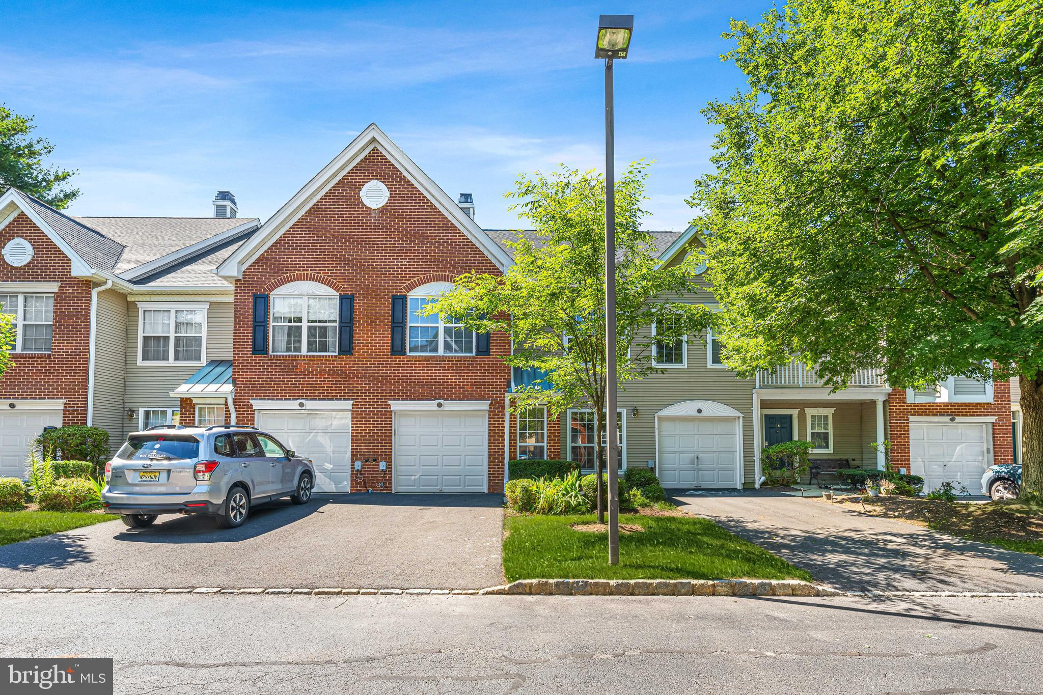16 LEE COURT