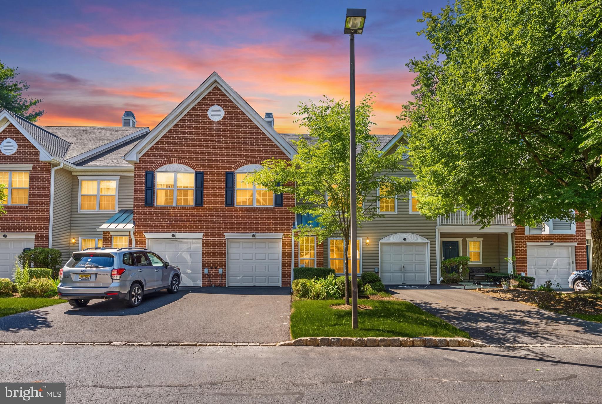 16 LEE COURT