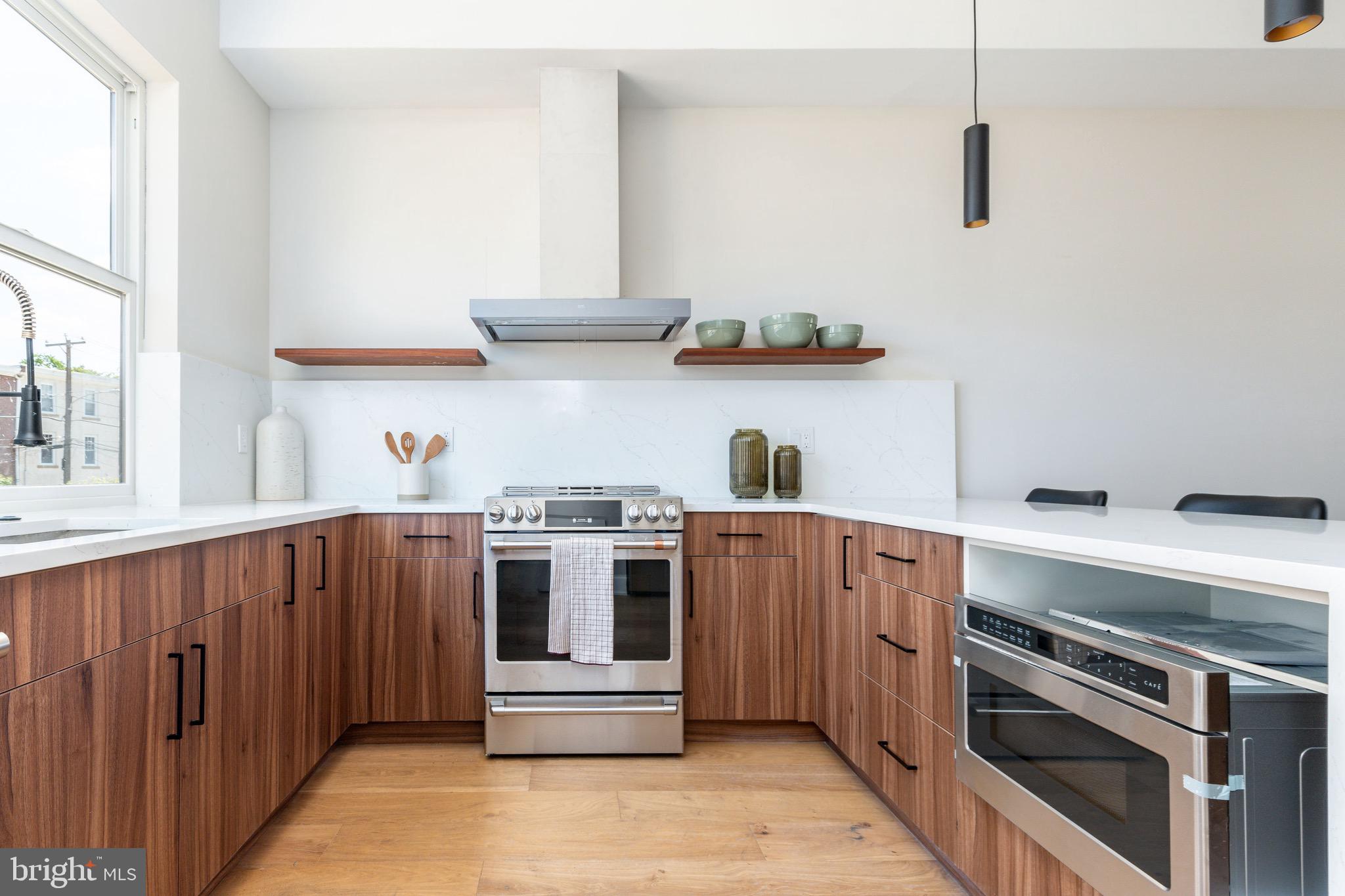 EAST FALLS - Residential