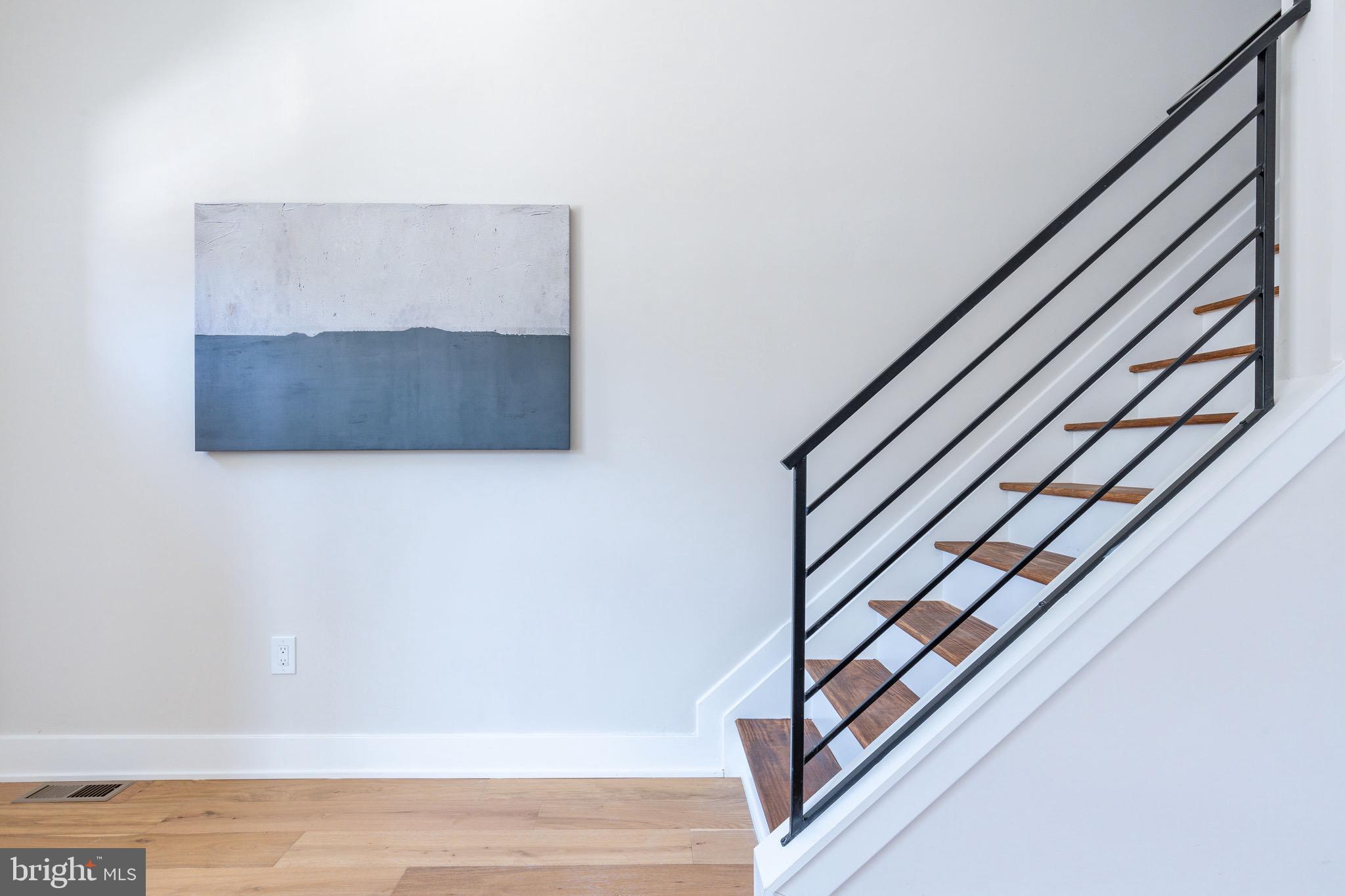 EAST FALLS - Residential