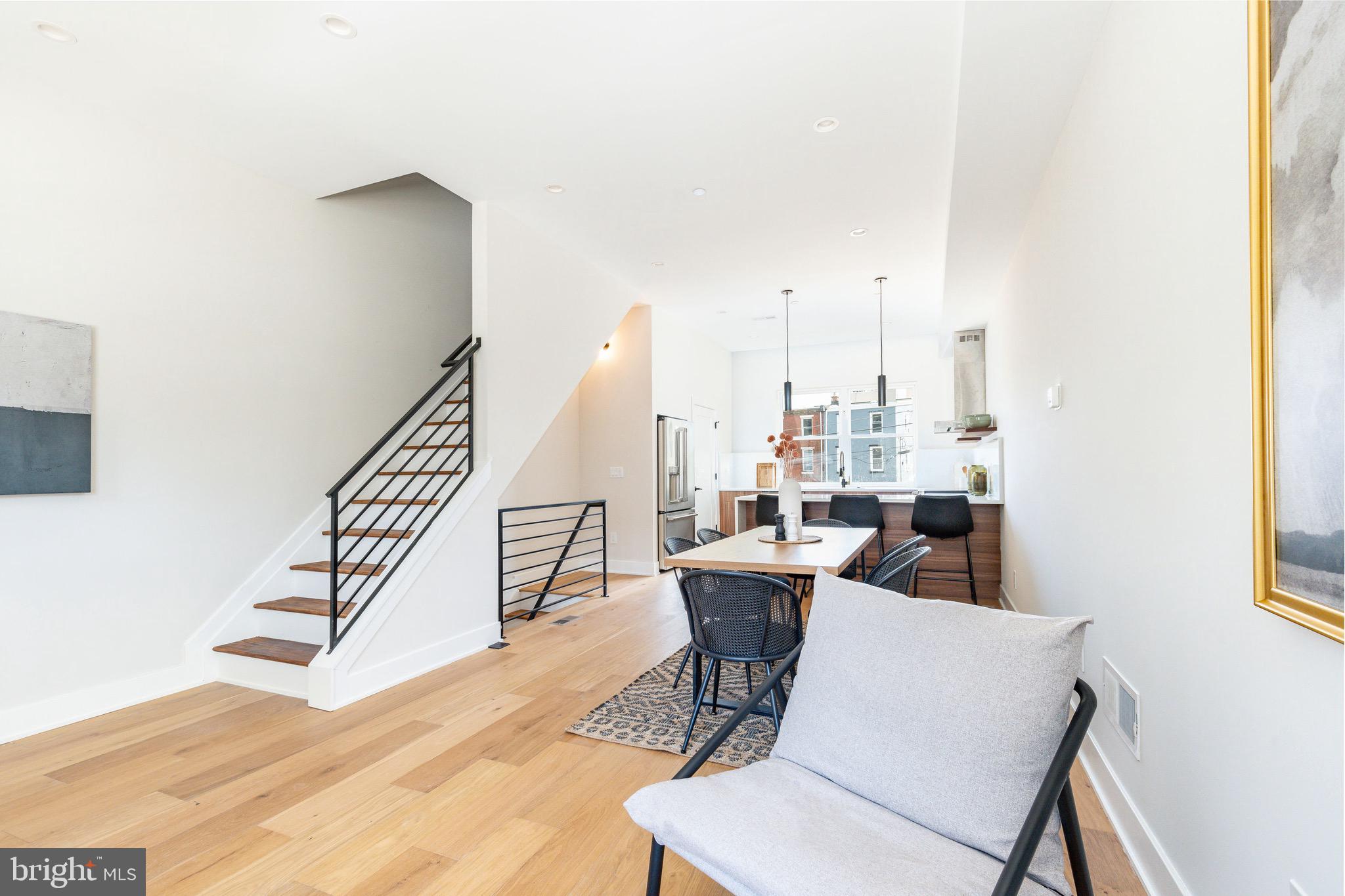 EAST FALLS - Residential