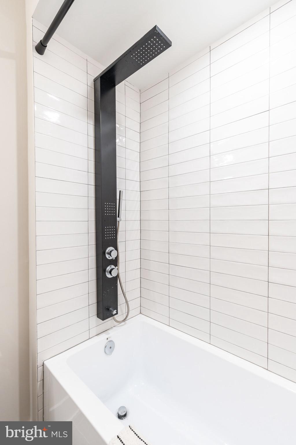 EAST FALLS - Residential