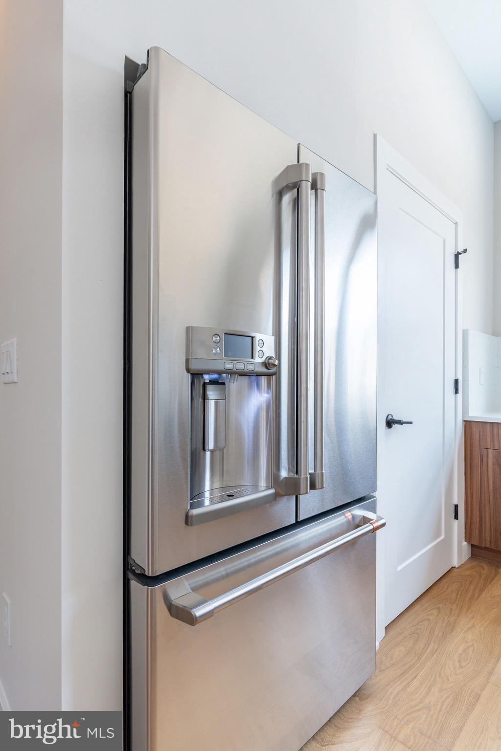 EAST FALLS - Residential