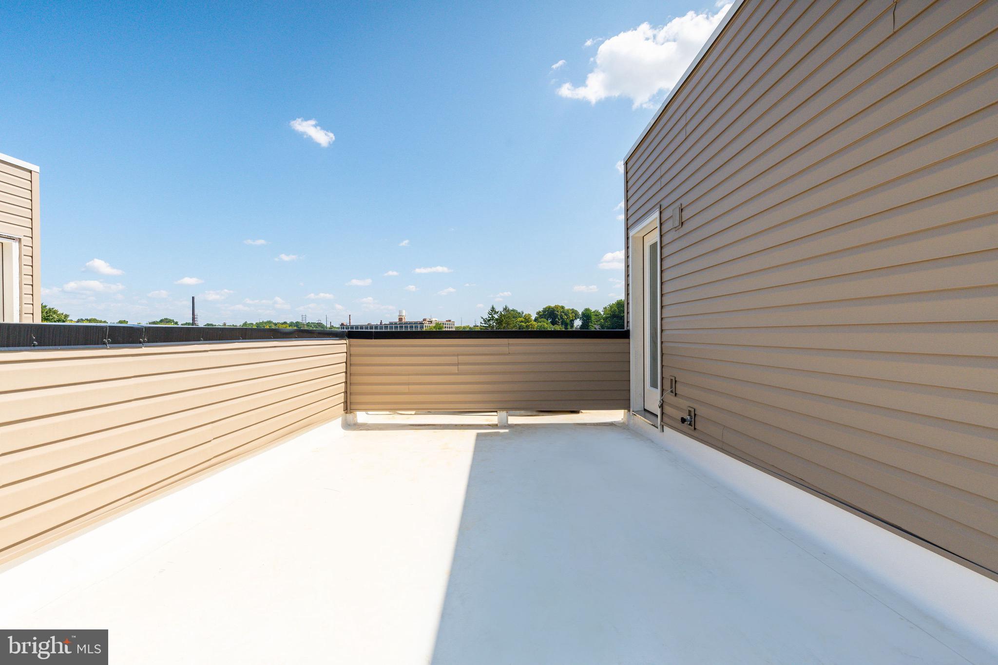 EAST FALLS - Residential