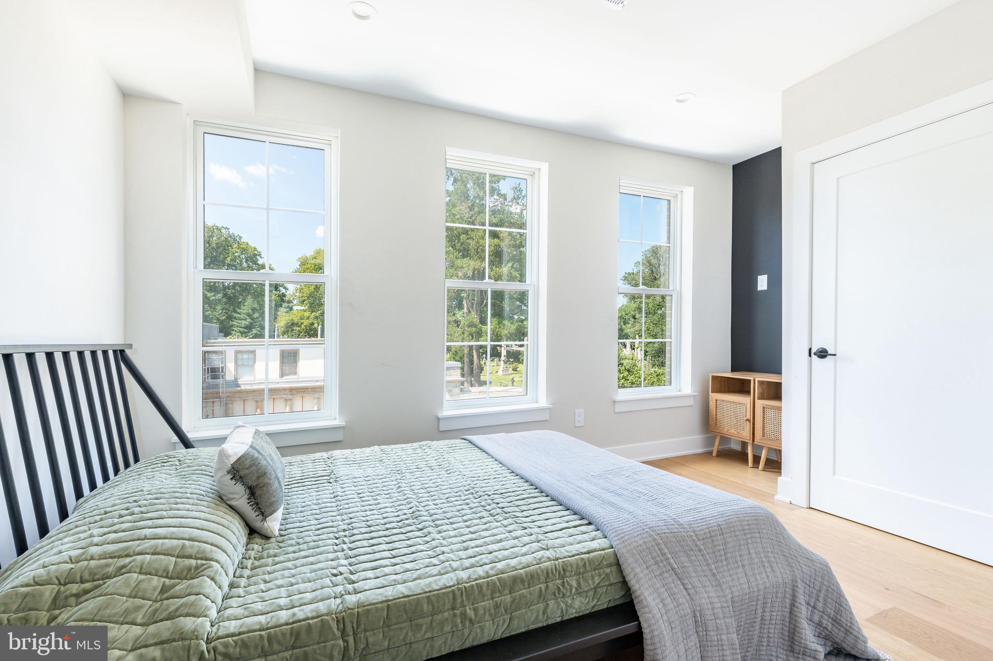 EAST FALLS - Residential